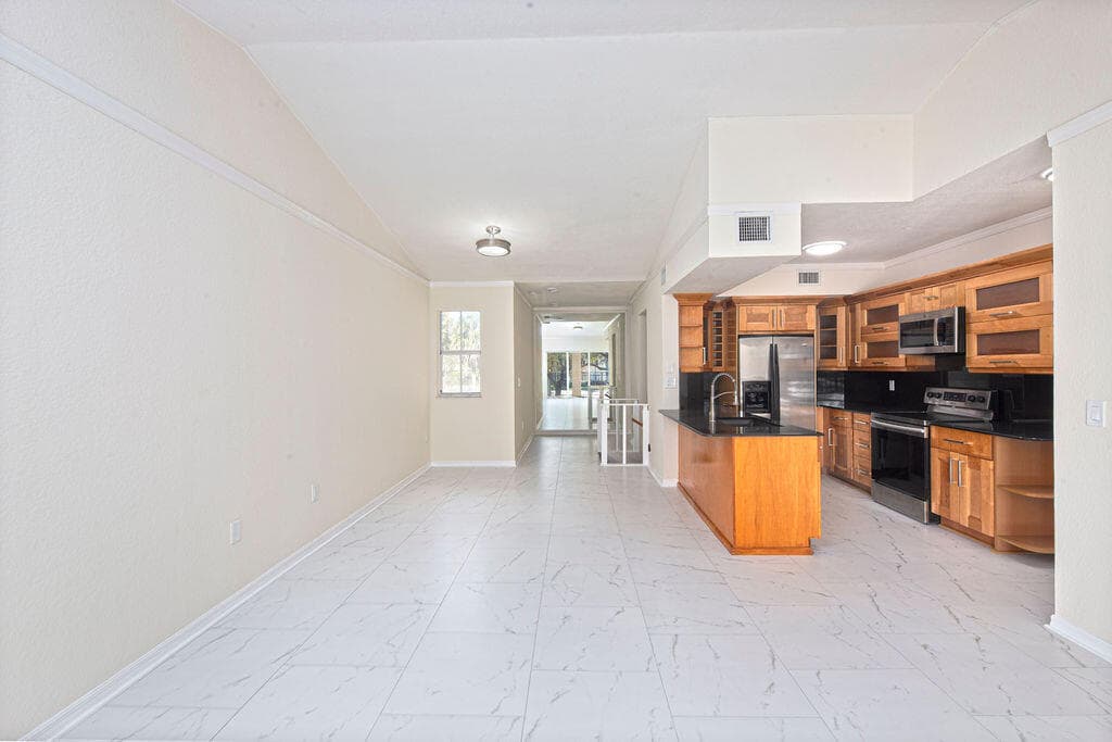 2400 Centergate Dr 202, Miramar, FL 33025 14