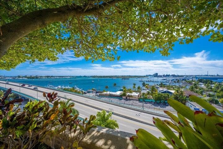 2650 Lake Shore Drive 1004, Riviera Beach, FL 33404 21