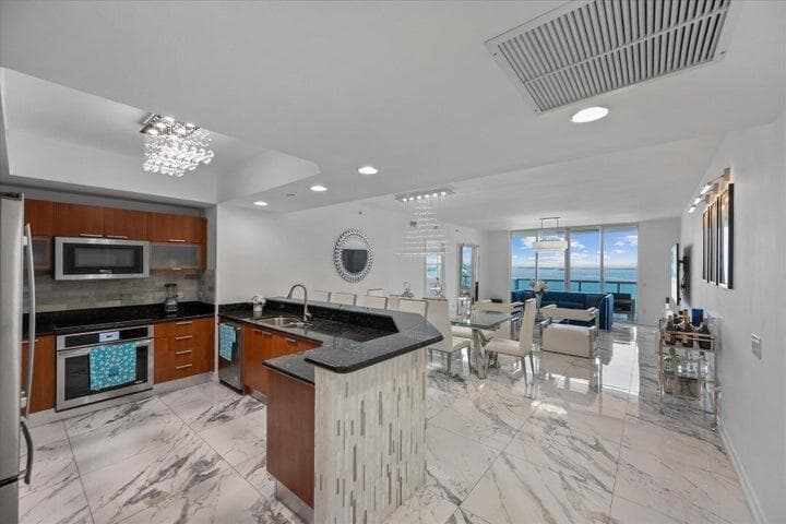 2650 Lake Shore Drive 1004, Riviera Beach, FL 33404 8