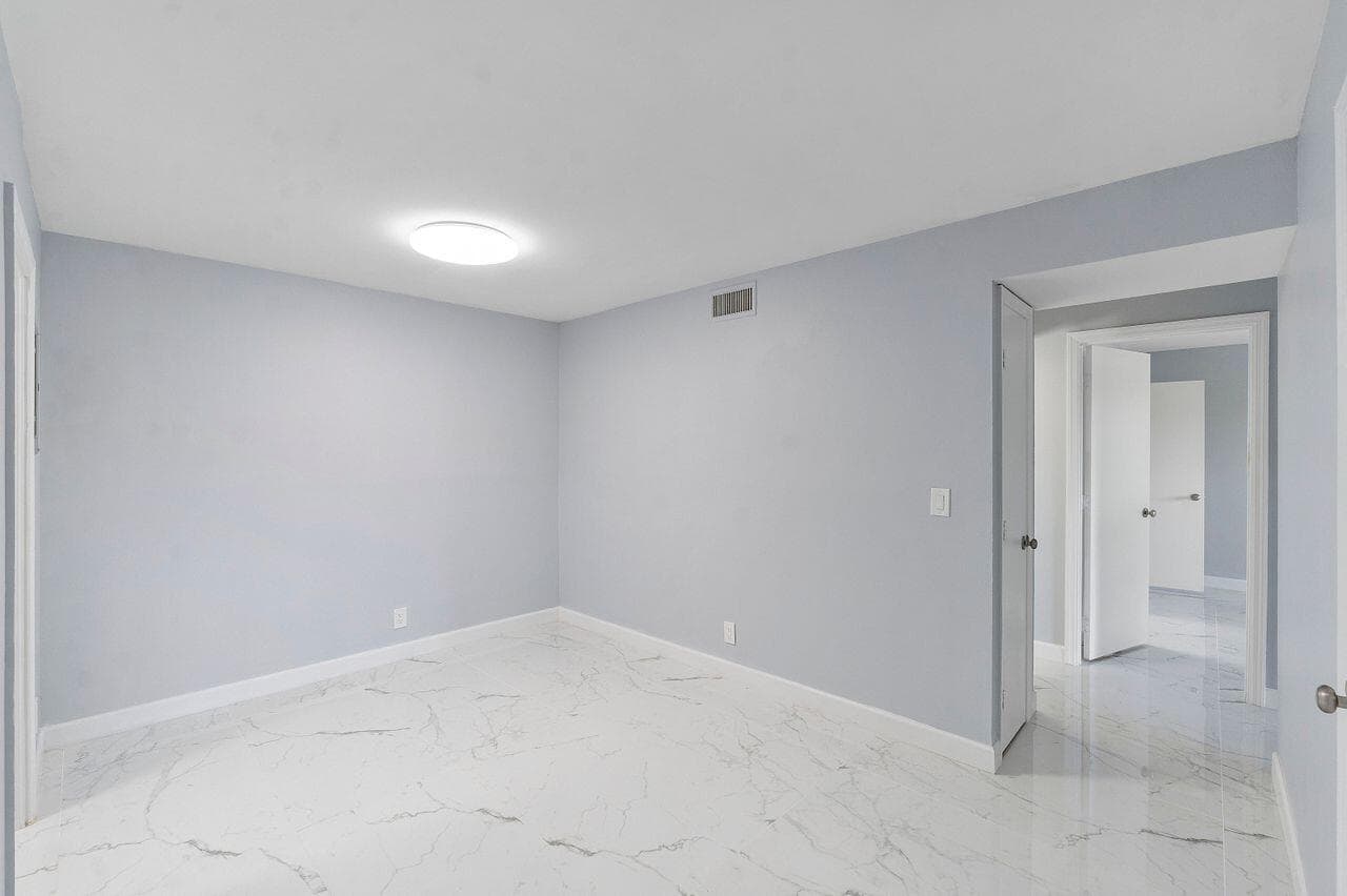 9960 Pineapple Tree Drive 107, Boynton Beach, FL 33436 5