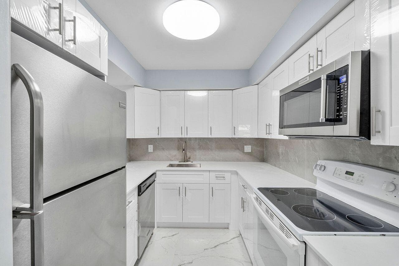 9960 Pineapple Tree Drive 107, Boynton Beach, FL 33436 7
