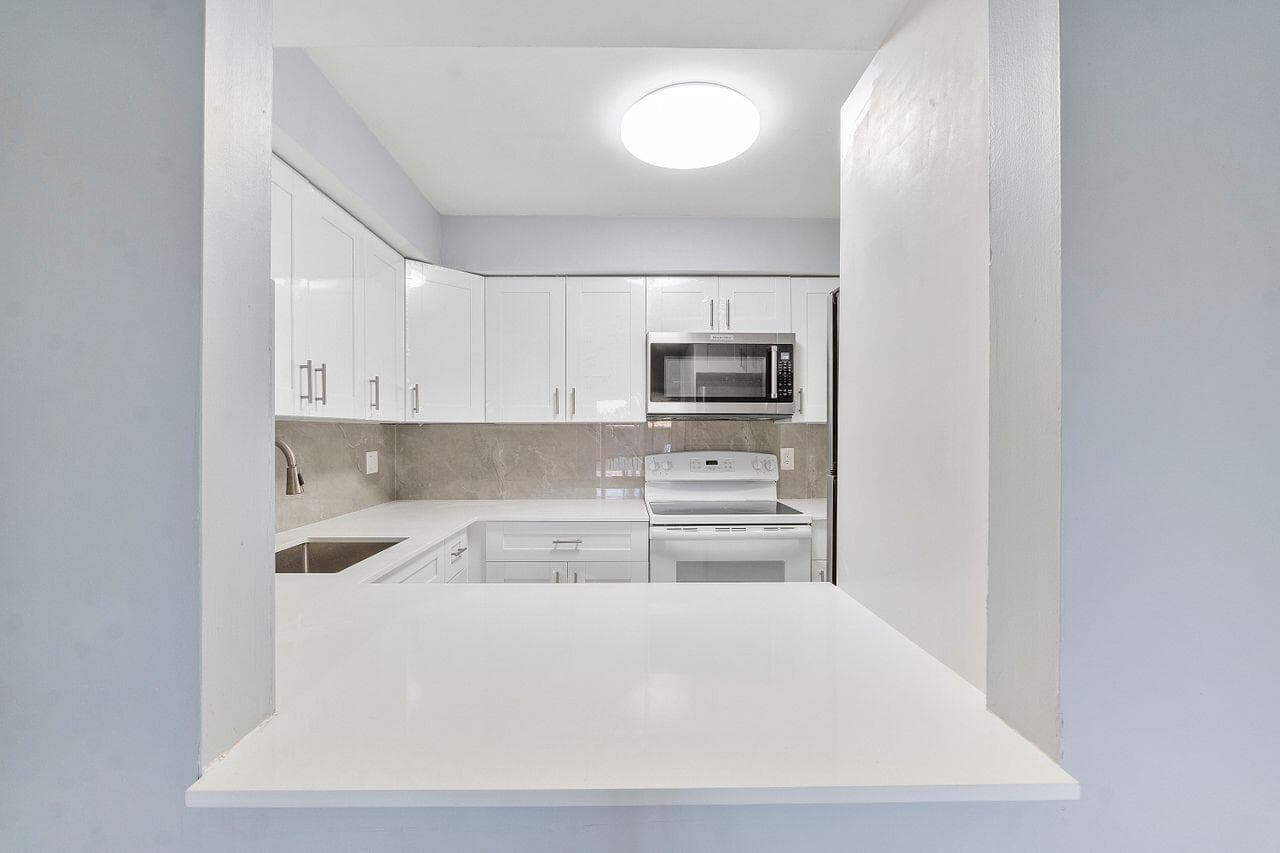 9960 Pineapple Tree Drive 107, Boynton Beach, FL 33436 6