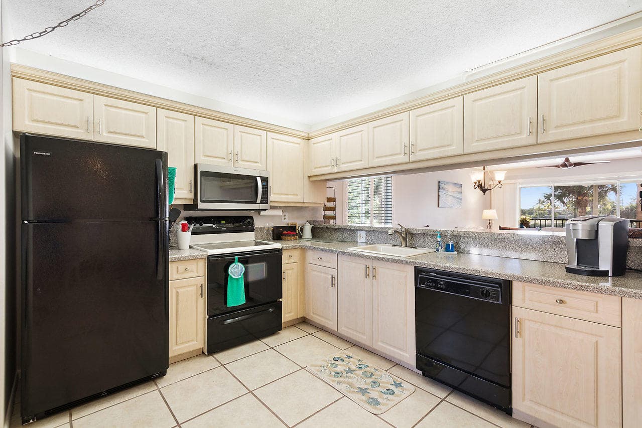 275 Palm Avenue A201, Jupiter, FL 33477 8