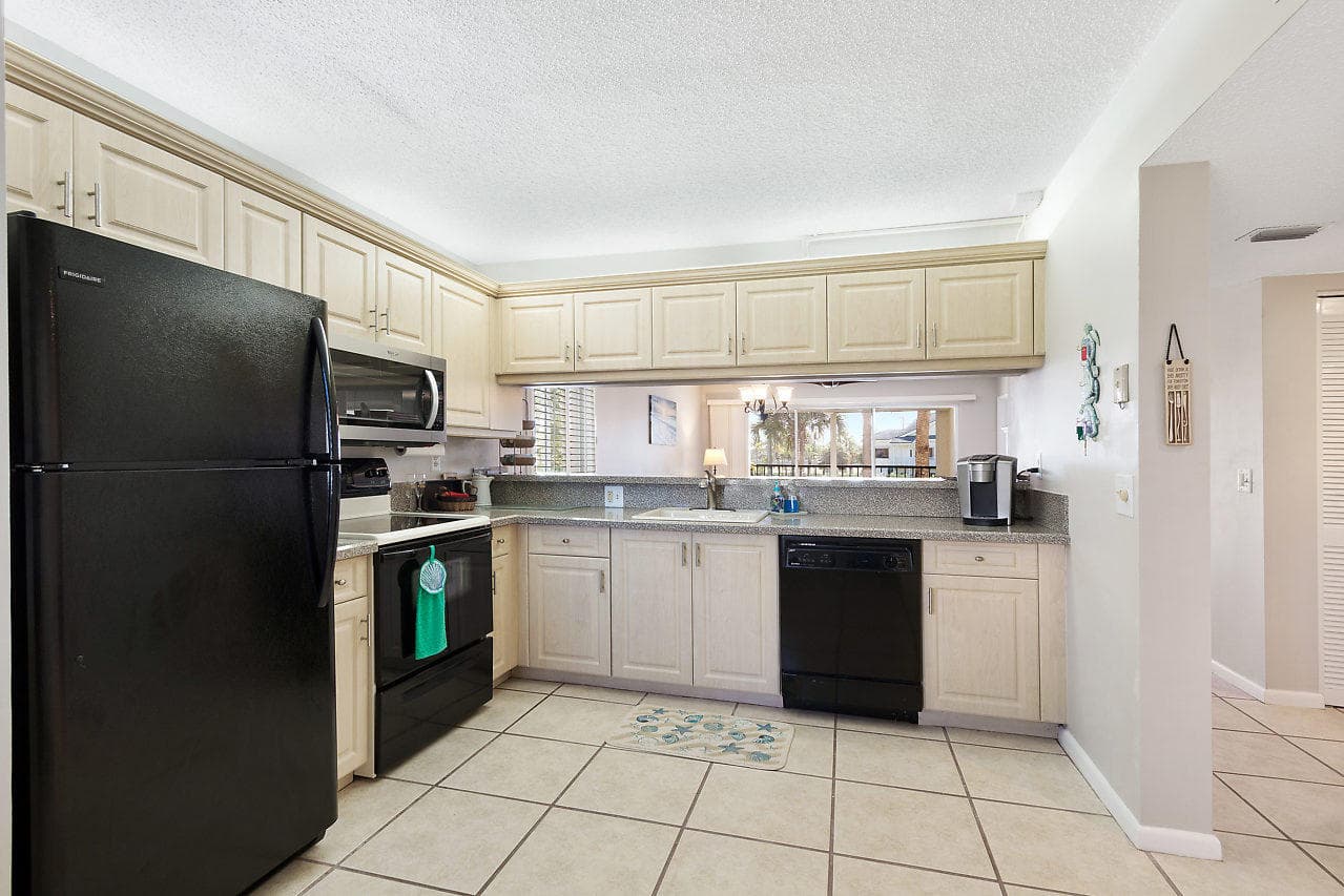 275 Palm Avenue A201, Jupiter, FL 33477 10
