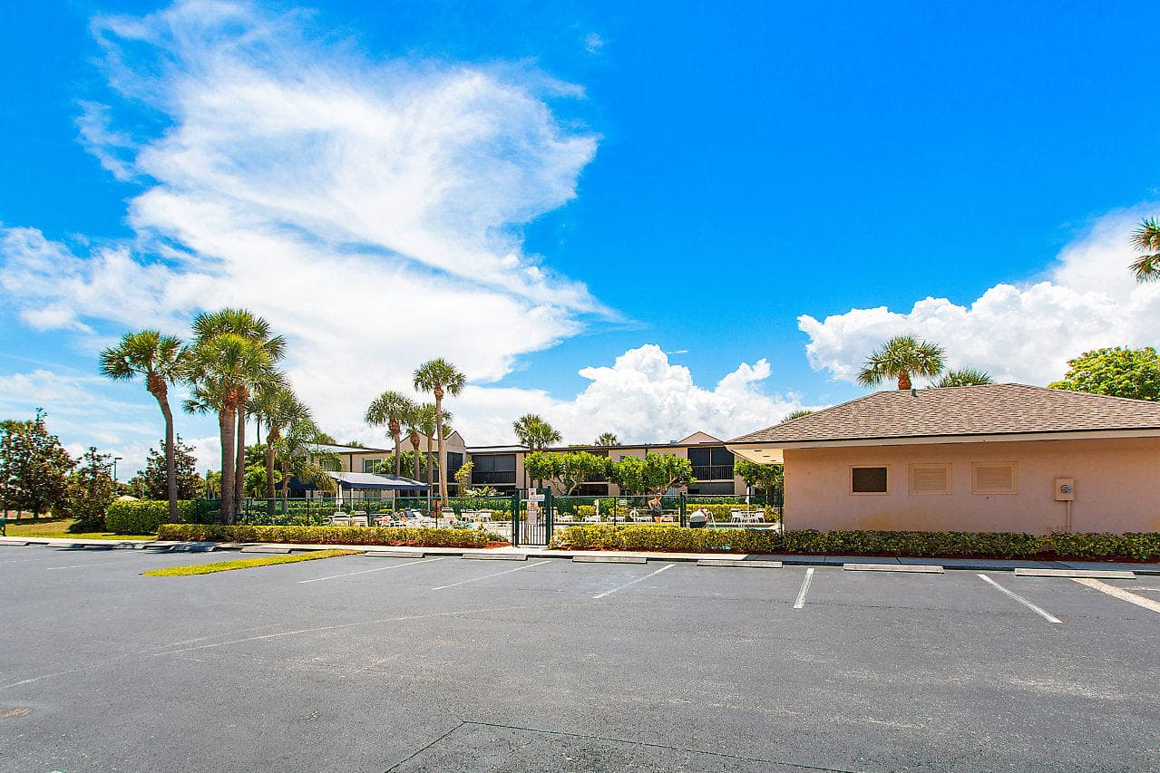 275 Palm Avenue A201, Jupiter, FL 33477 29