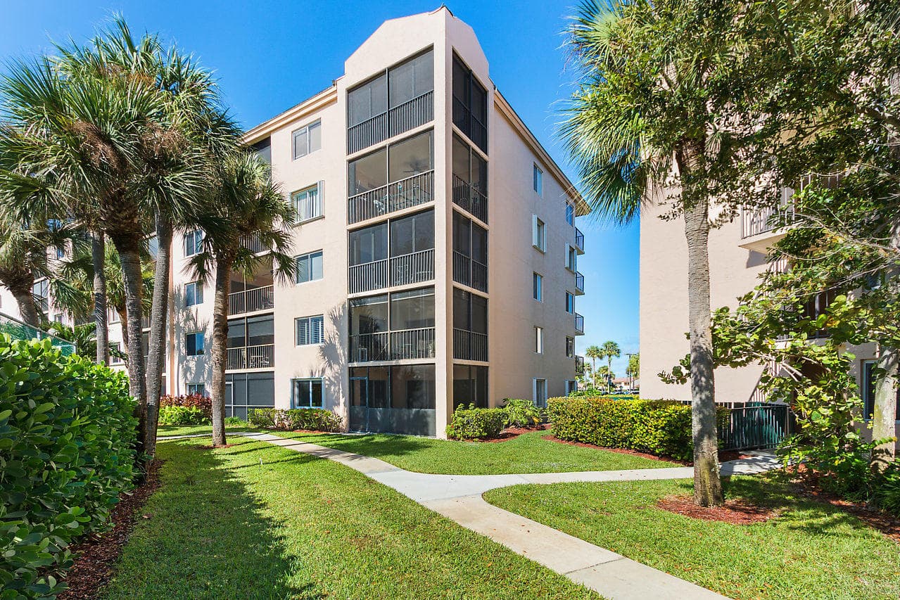 275 Palm Avenue A201, Jupiter, FL 33477 34