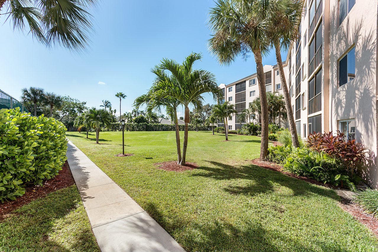 275 Palm Avenue A201, Jupiter, FL 33477 35