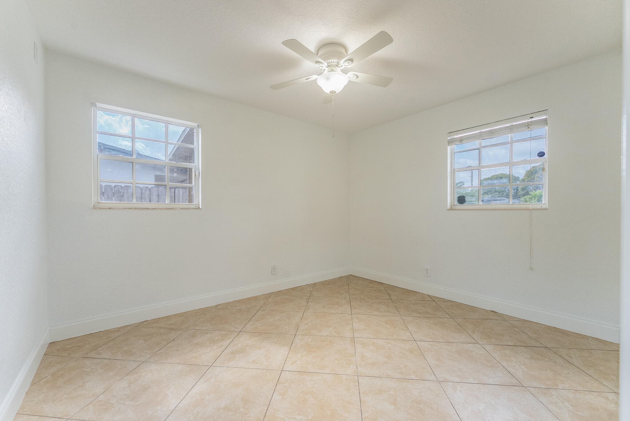63 Andros Road, Palm Springs, FL 33461 16