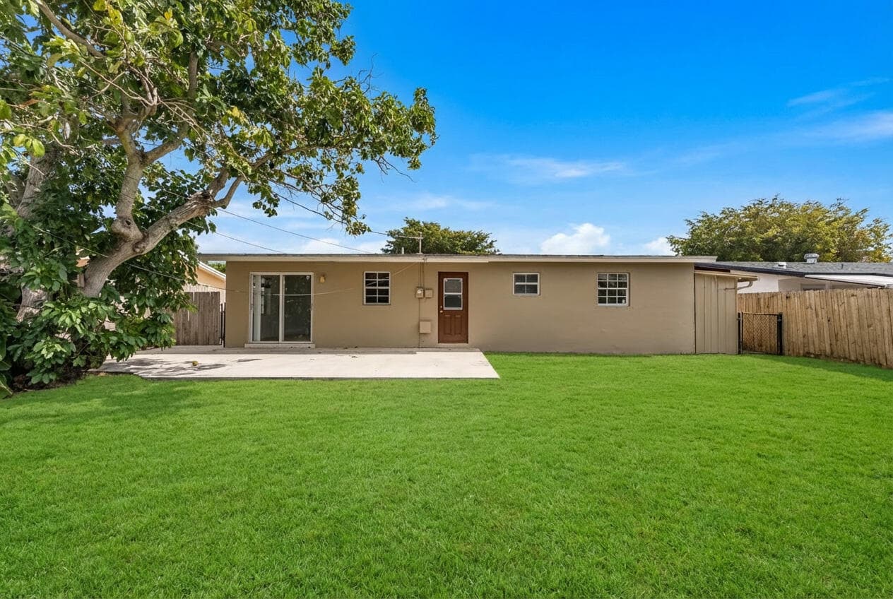 63 Andros Road, Palm Springs, FL 33461 26