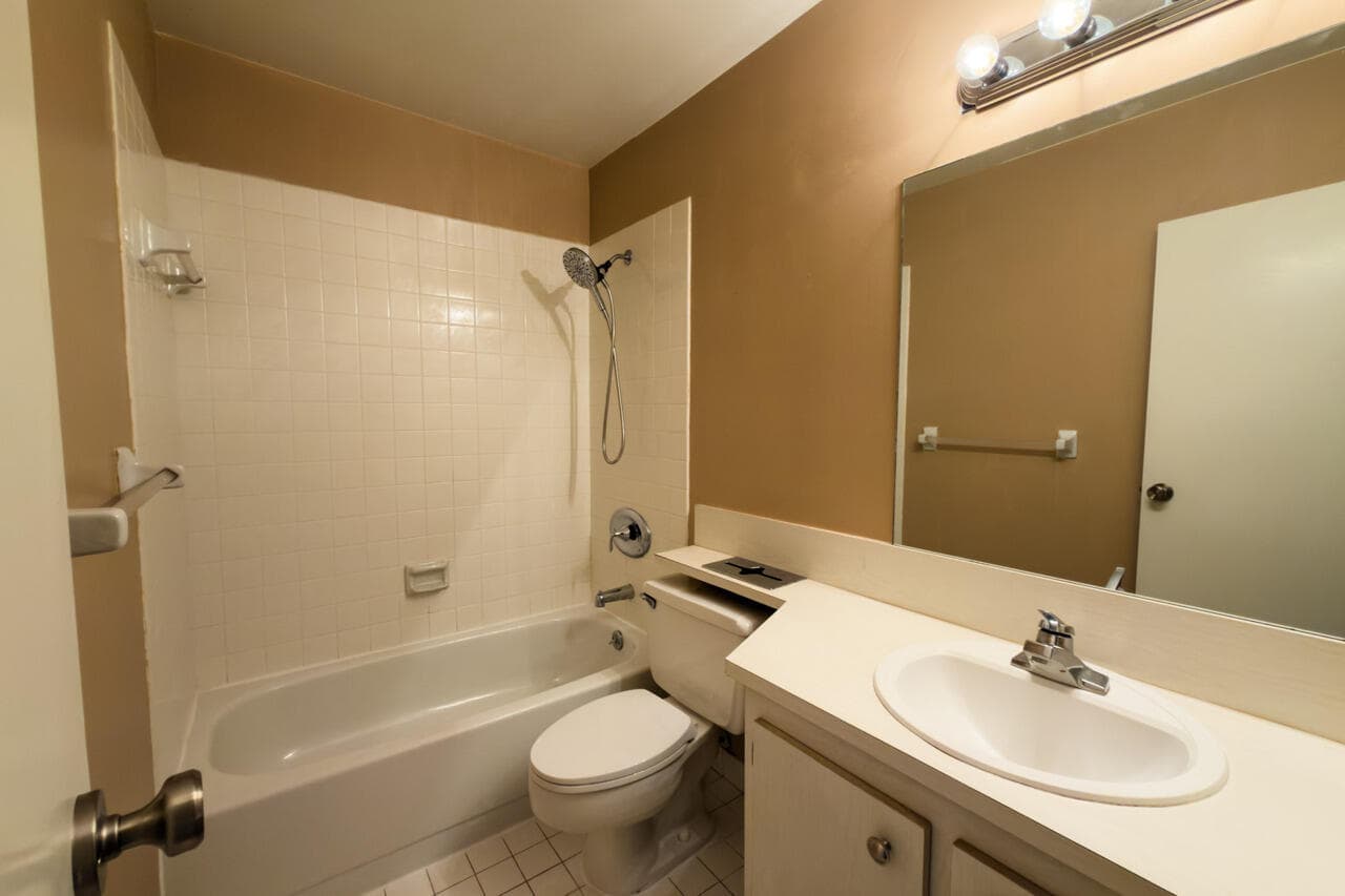 930 SW 9th Street Circle 205, Boca Raton, FL 33486 29