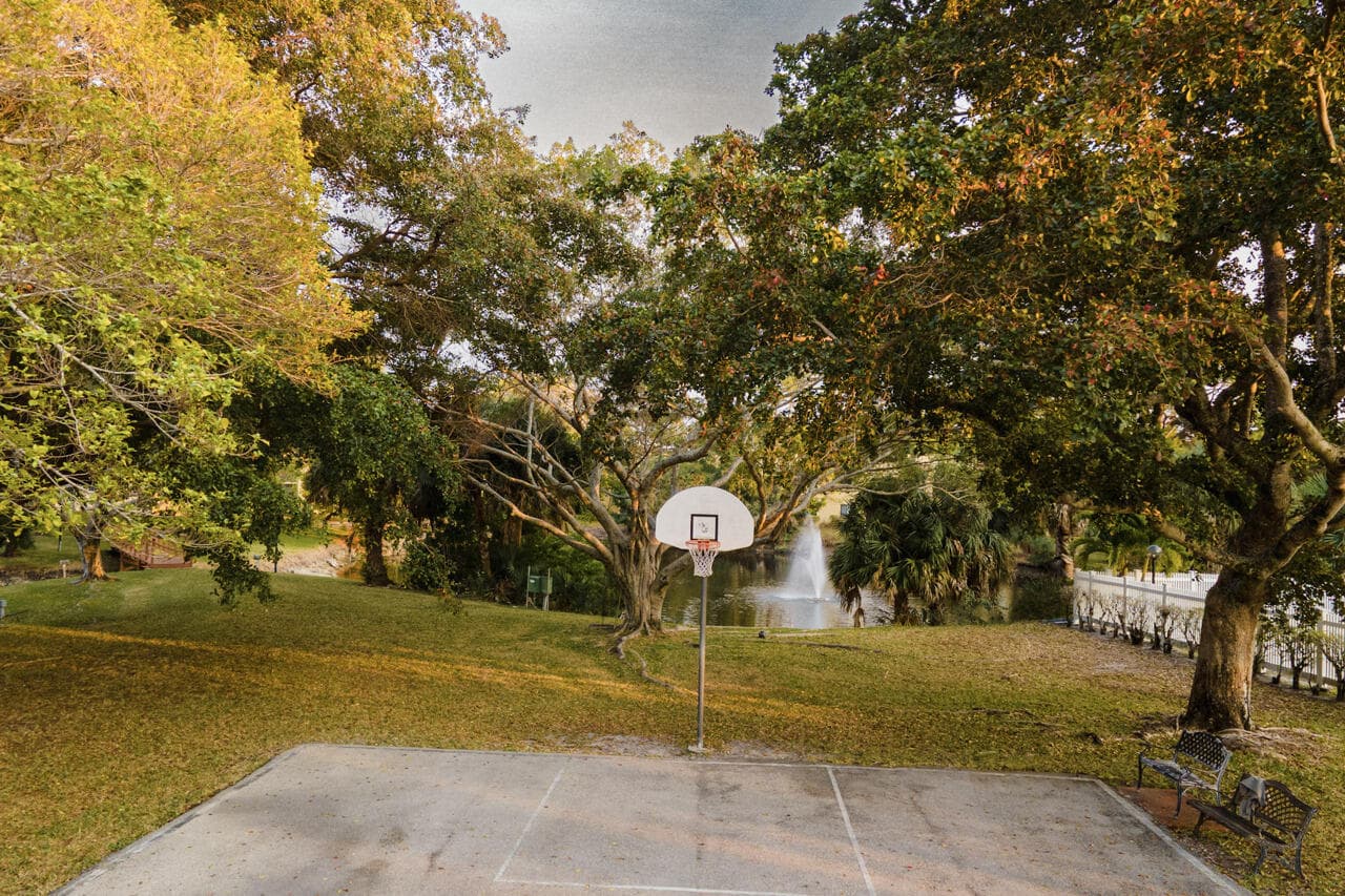 930 SW 9th Street Circle 205, Boca Raton, FL 33486 37