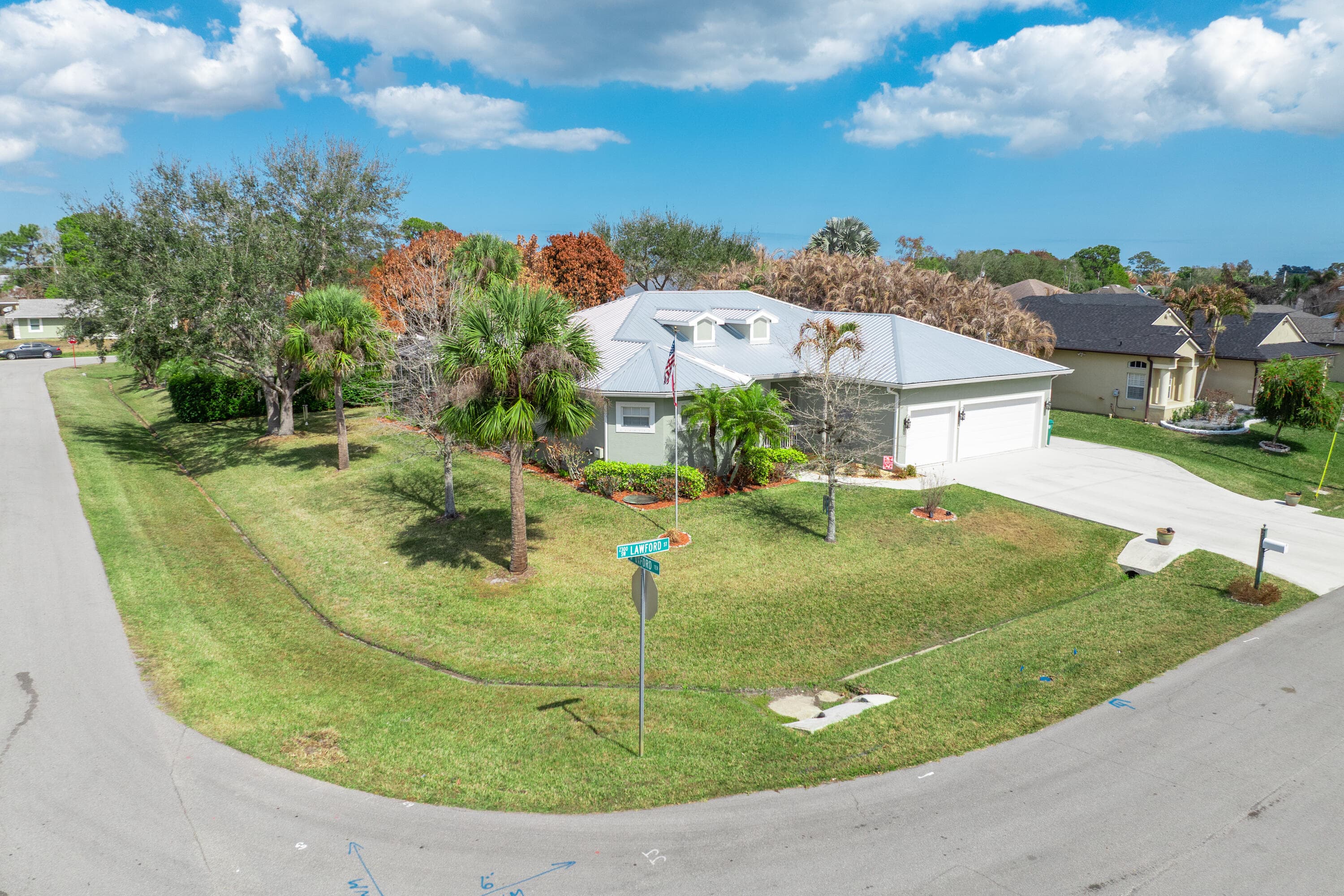 2301 SW Lawford Street, Port St. Lucie, FL 34953 38