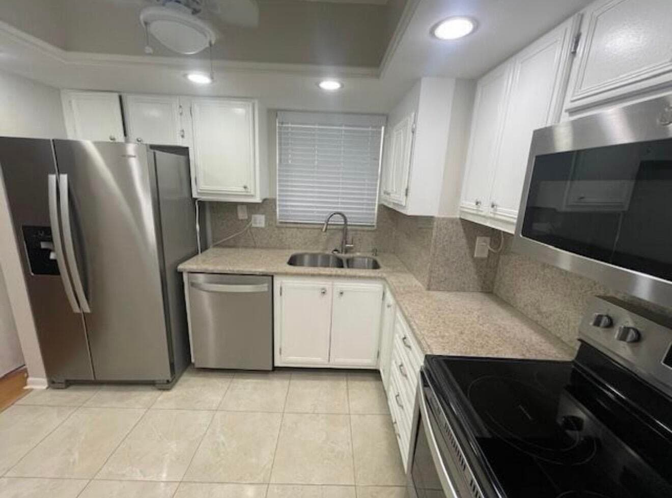 705 Lori Dr Drive 216, Palm Springs, FL 33461