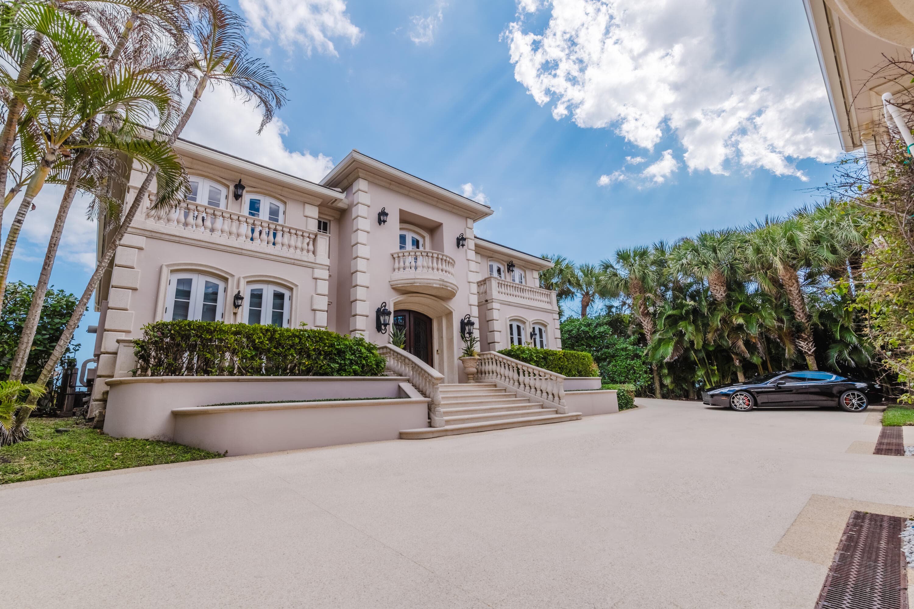 19 N Beach Road, Jupiter Island, FL 33455 8