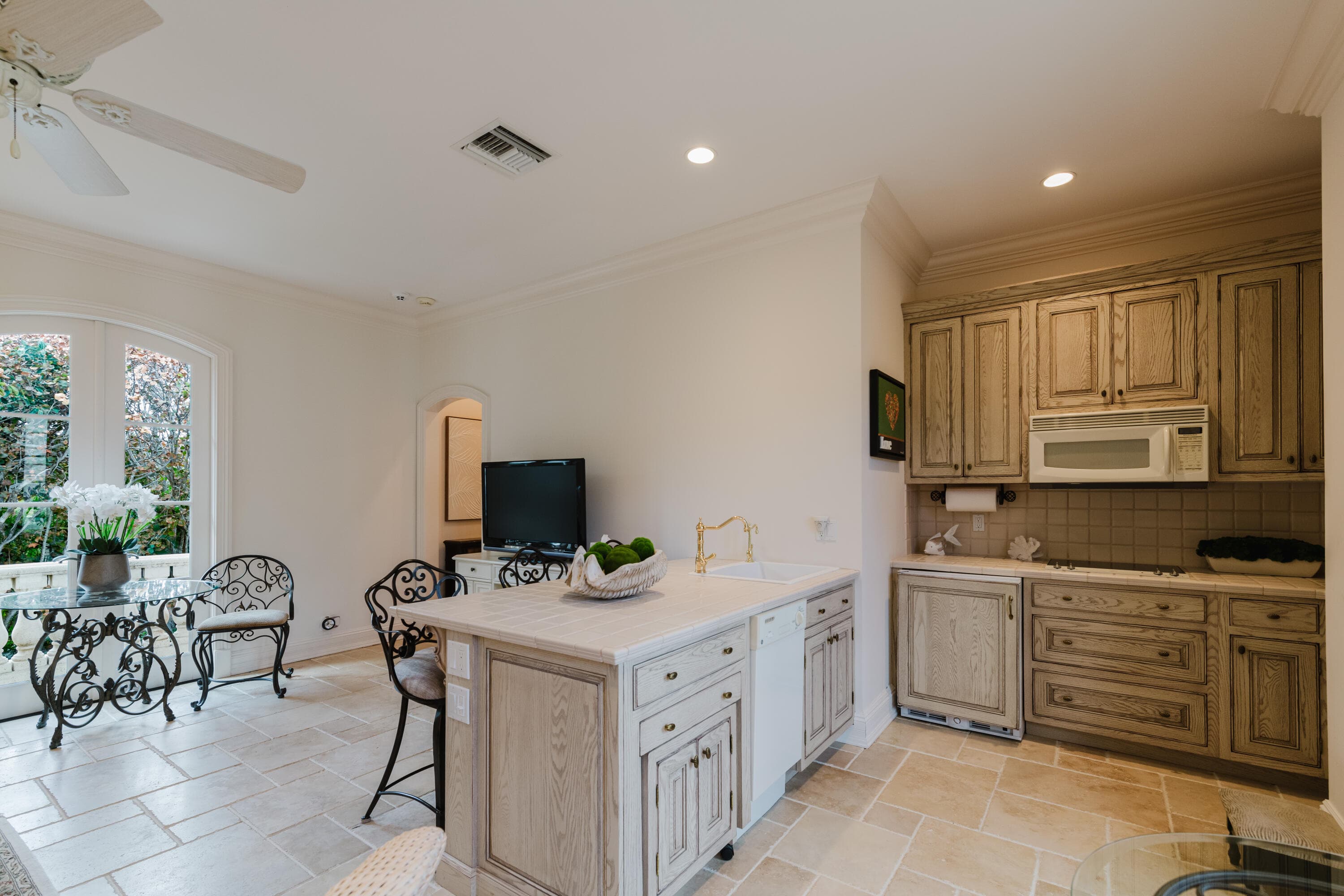 19 N Beach Road, Jupiter Island, FL 33455 69