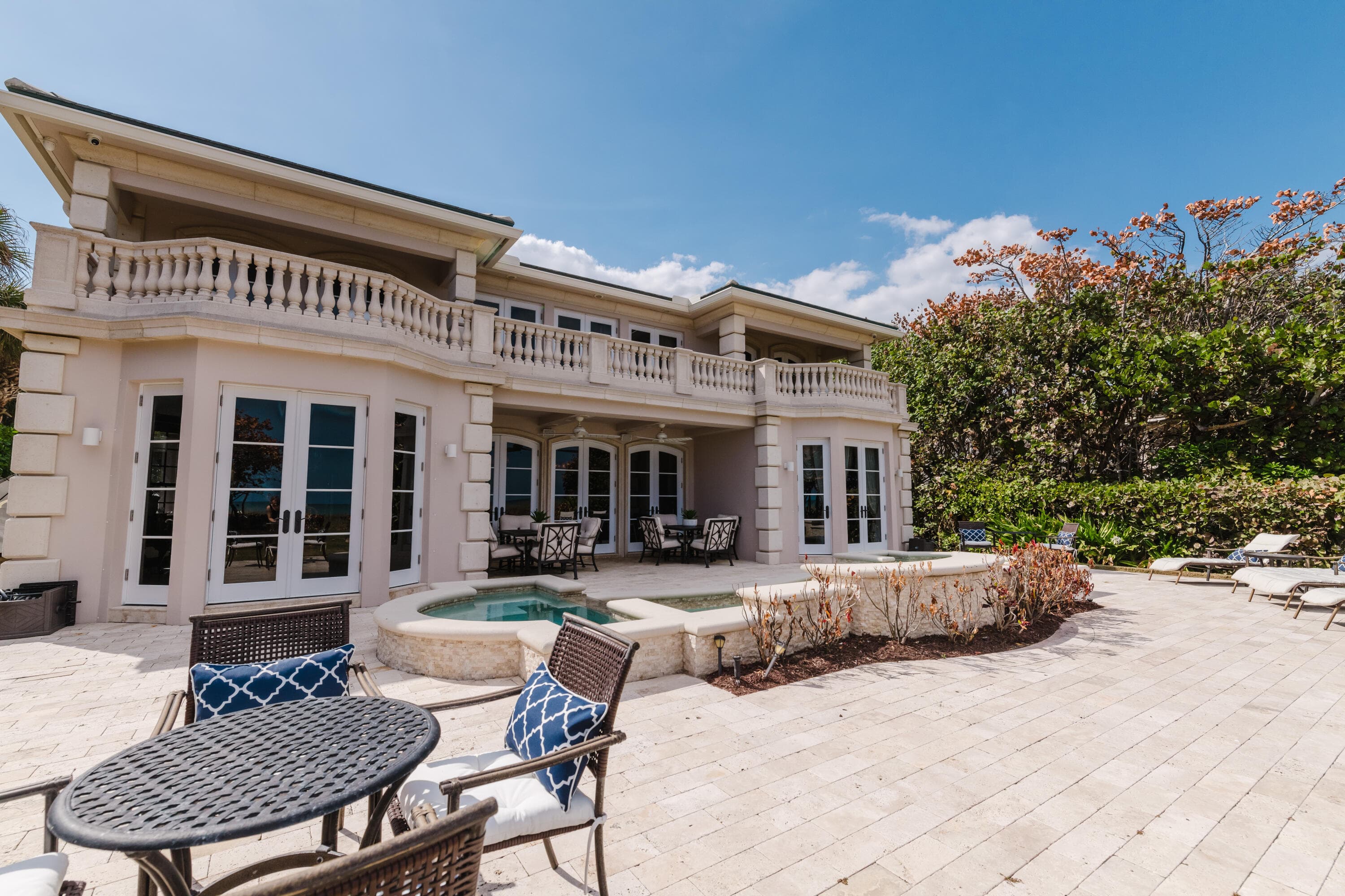 19 N Beach Road, Jupiter Island, FL 33455 60