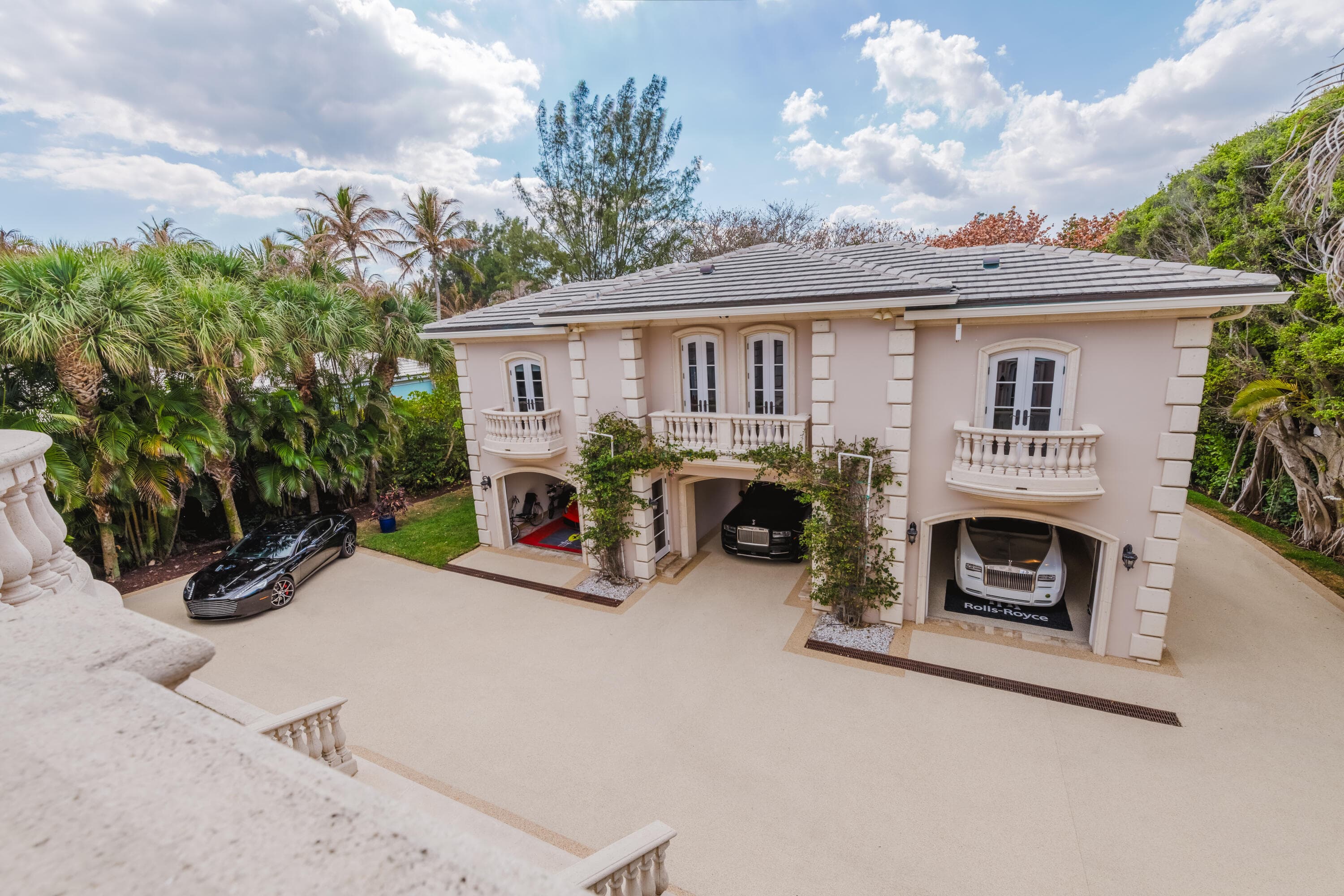 19 N Beach Road, Jupiter Island, FL 33455 50