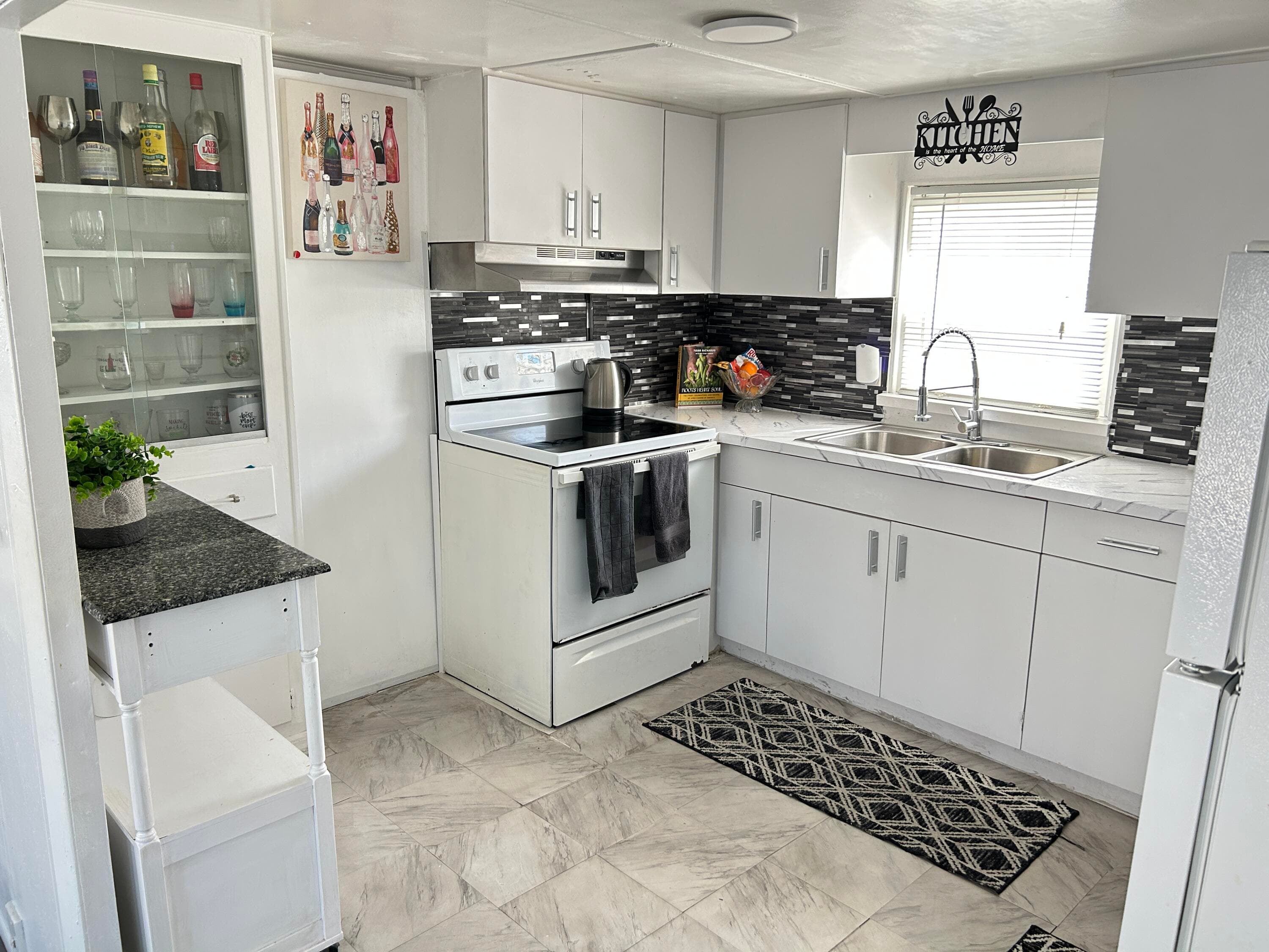 1325 S 33 Road, Hollywood, FL 33021 13