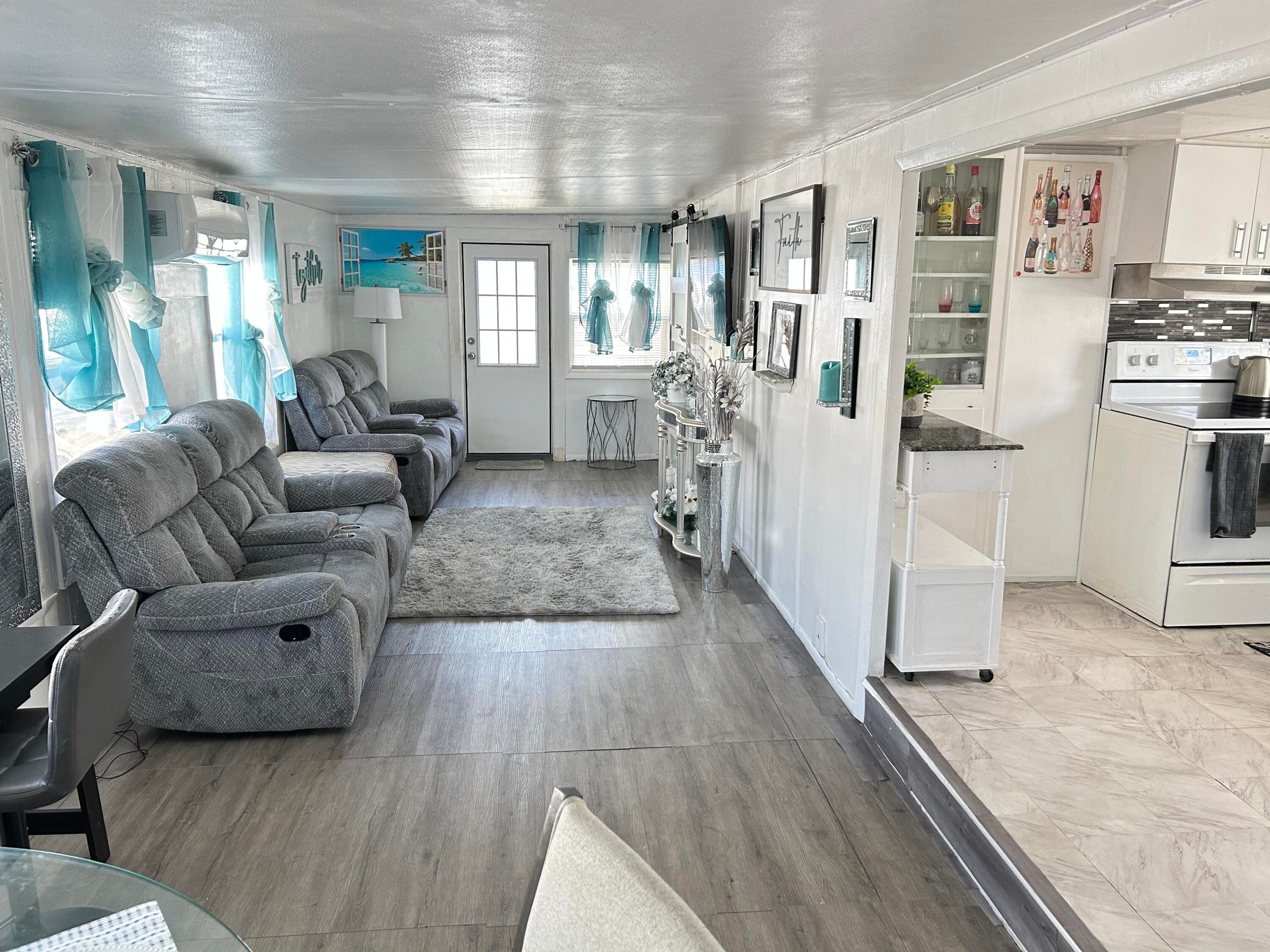 1325 S 33 Road, Hollywood, FL 33021 5