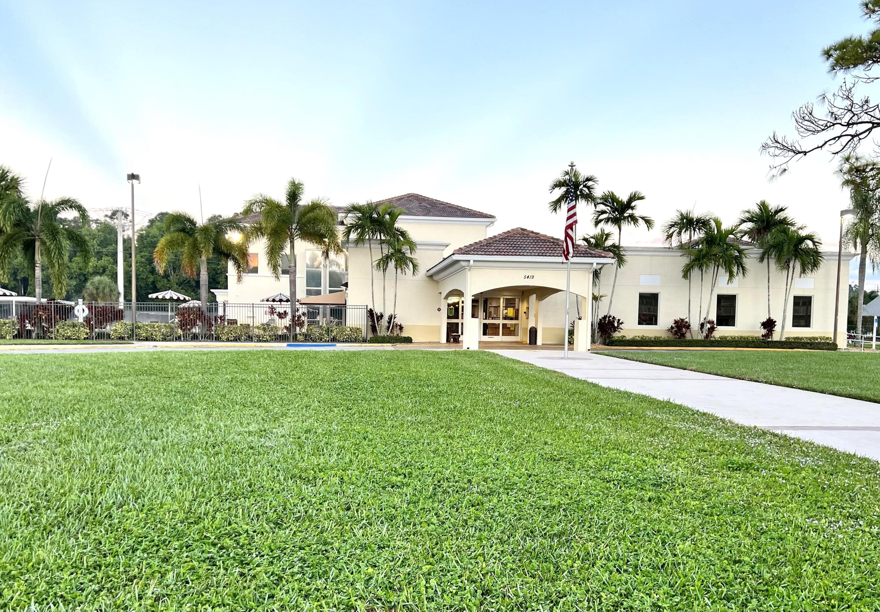 203 Oxford 500, West Palm Beach, FL 33417 16