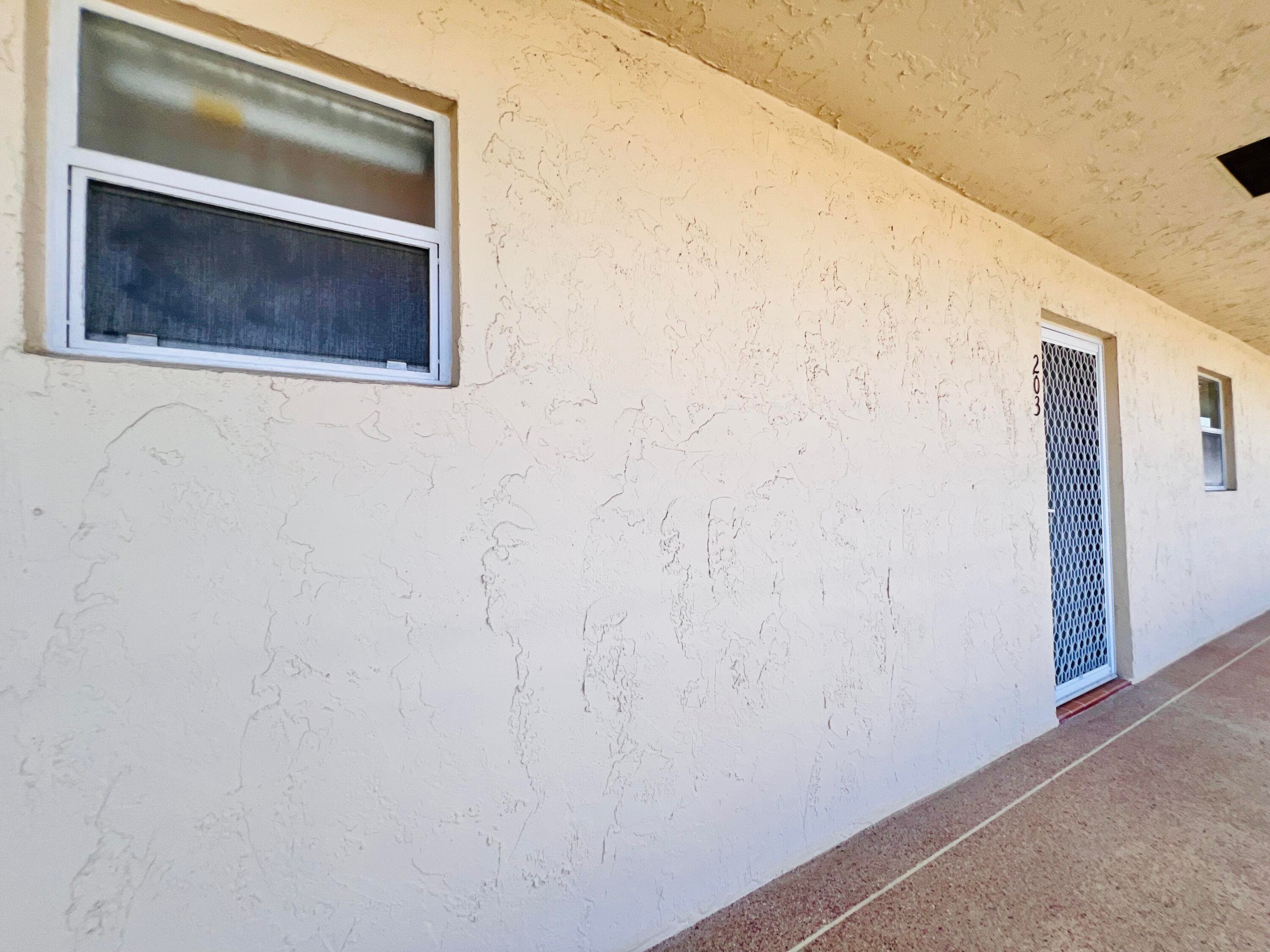 203 Oxford 500, West Palm Beach, FL 33417 14