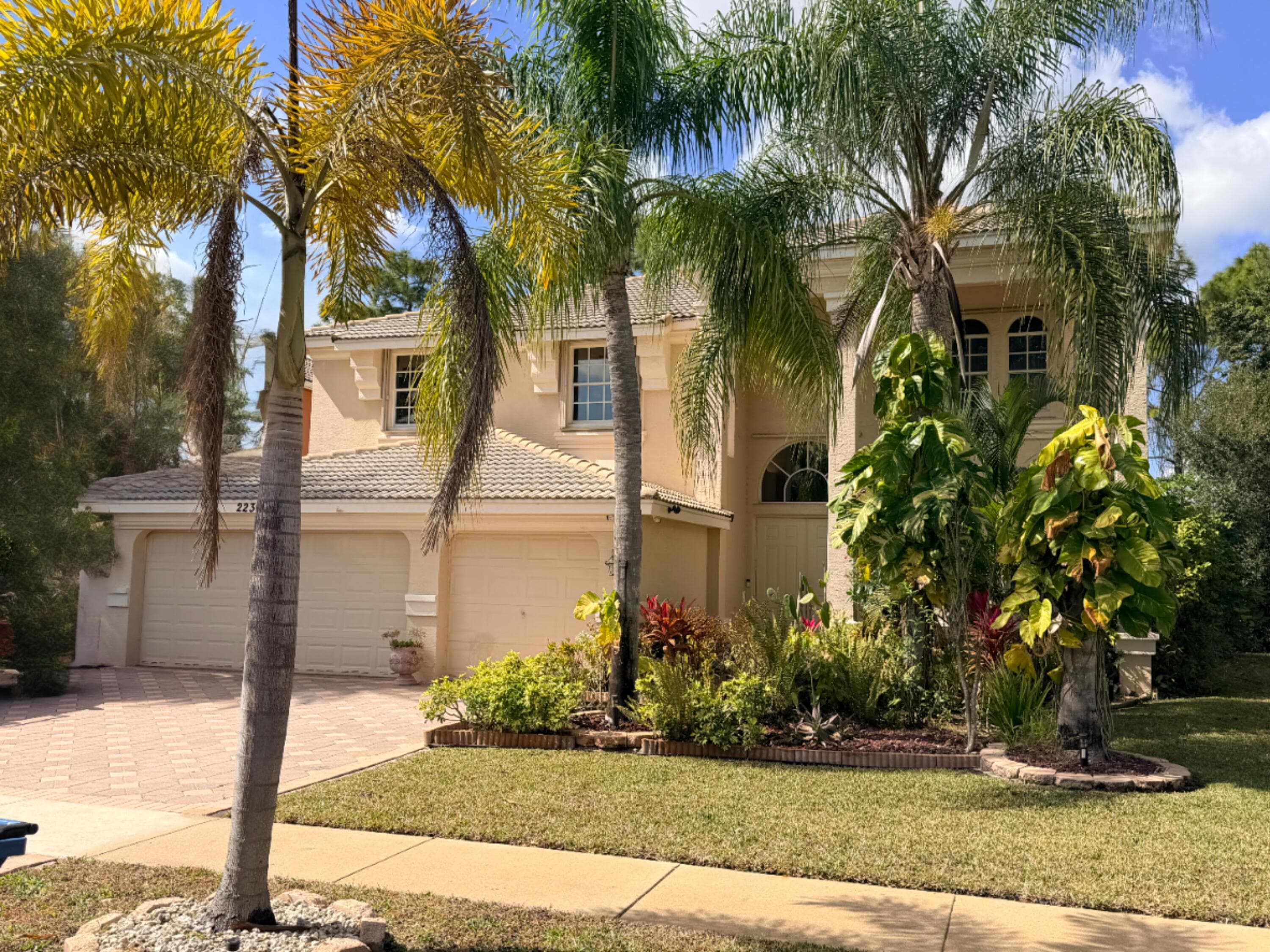 2236 Ridgewood Circle, Royal Palm Beach, FL 33411 2
