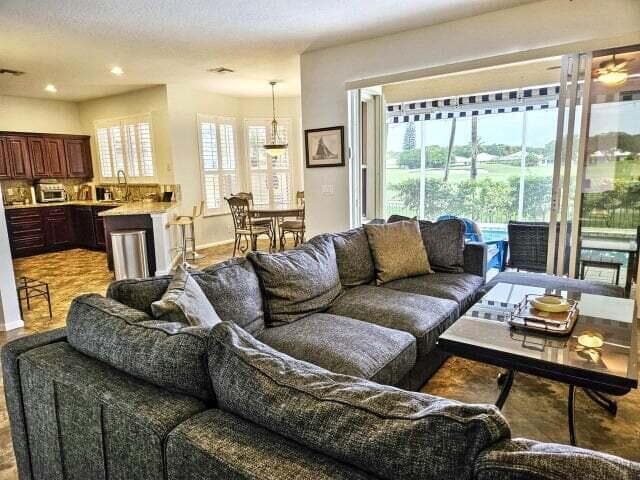 1225 Avondale Lane, West Palm Beach, FL 33409 4