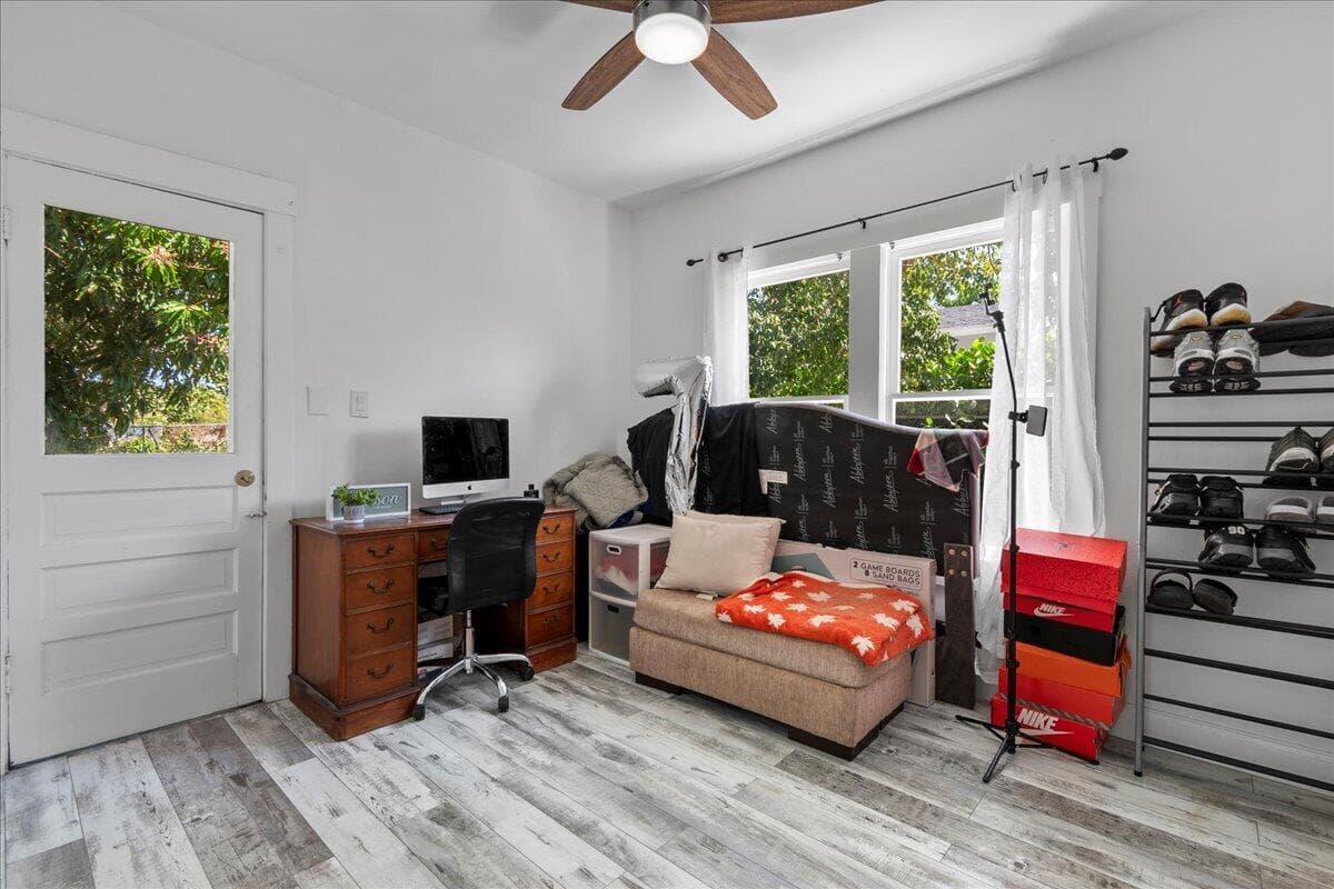 815 Omar Road, West Palm Beach, FL 33405 19