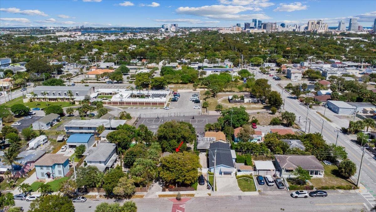 815 Omar Road, West Palm Beach, FL 33405 26