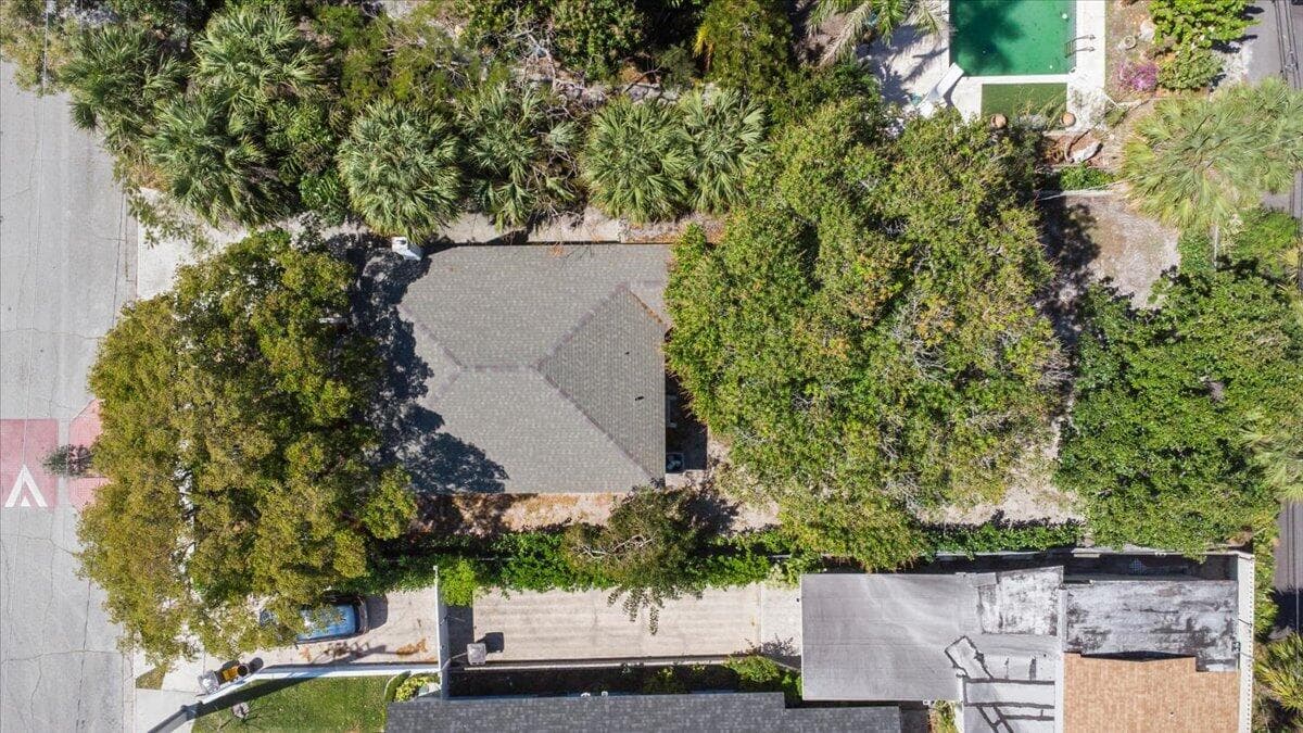 815 Omar Road, West Palm Beach, FL 33405 30