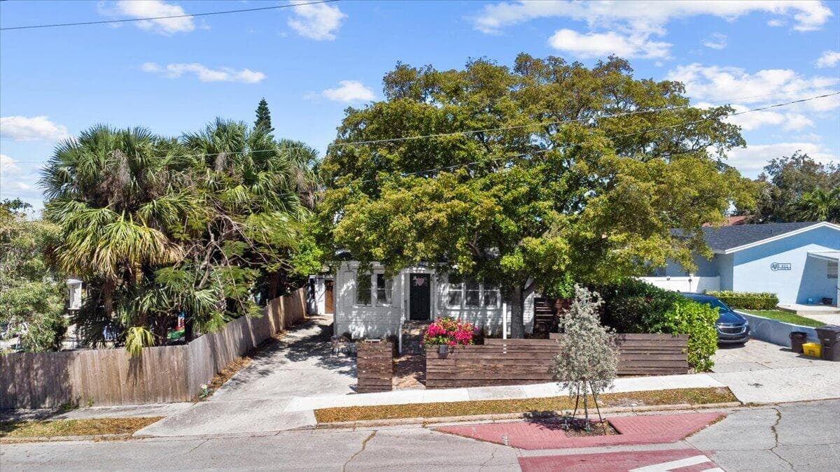 815 Omar Road, West Palm Beach, FL 33405 31