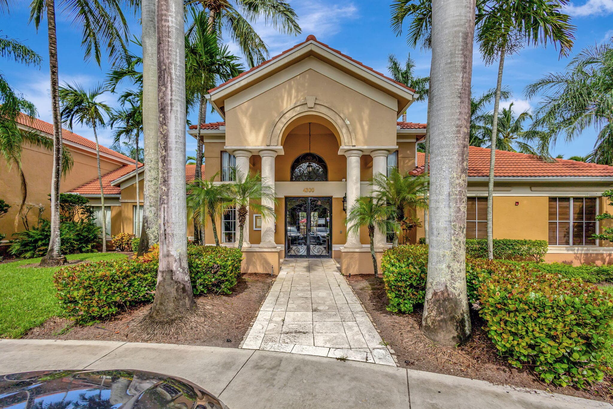4151 San Marino Boulevard 101, West Palm Beach, FL 33409 23