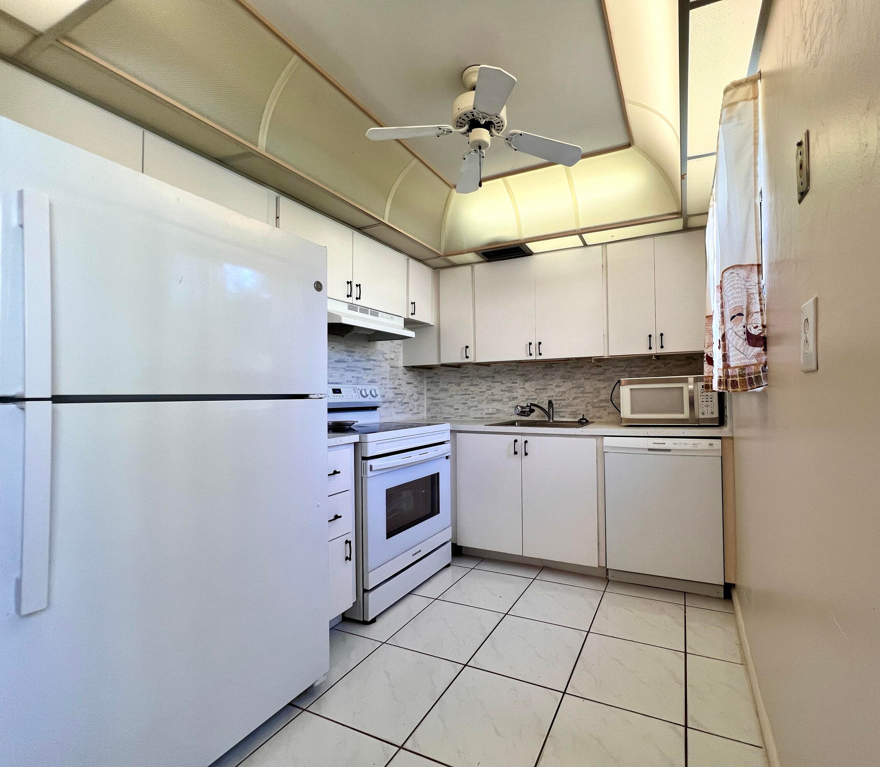 76 Sheffield D, West Palm Beach, FL 33417 4