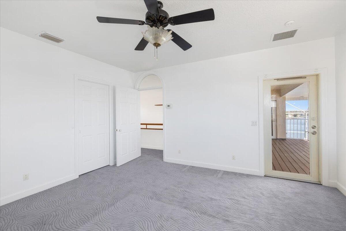 2 Seahorse Lane, Vero Beach, FL 32960 33