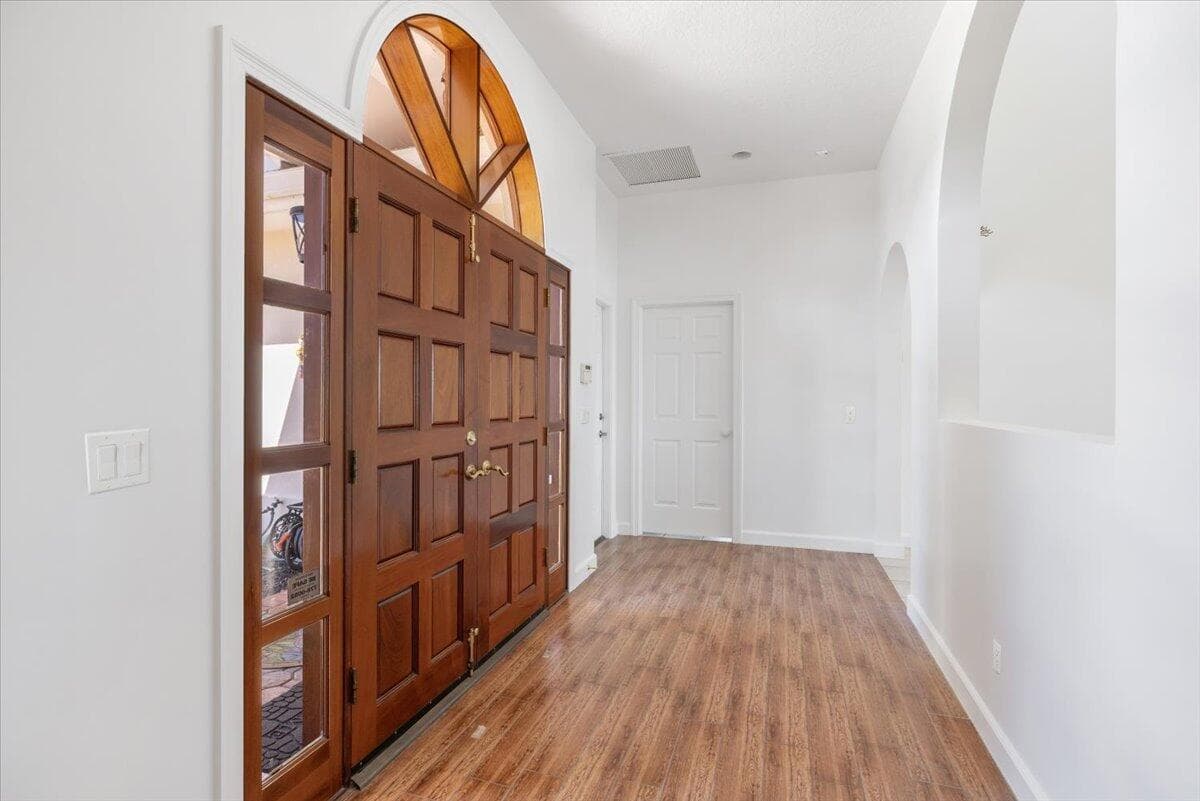 2 Seahorse Lane, Vero Beach, FL 32960 8