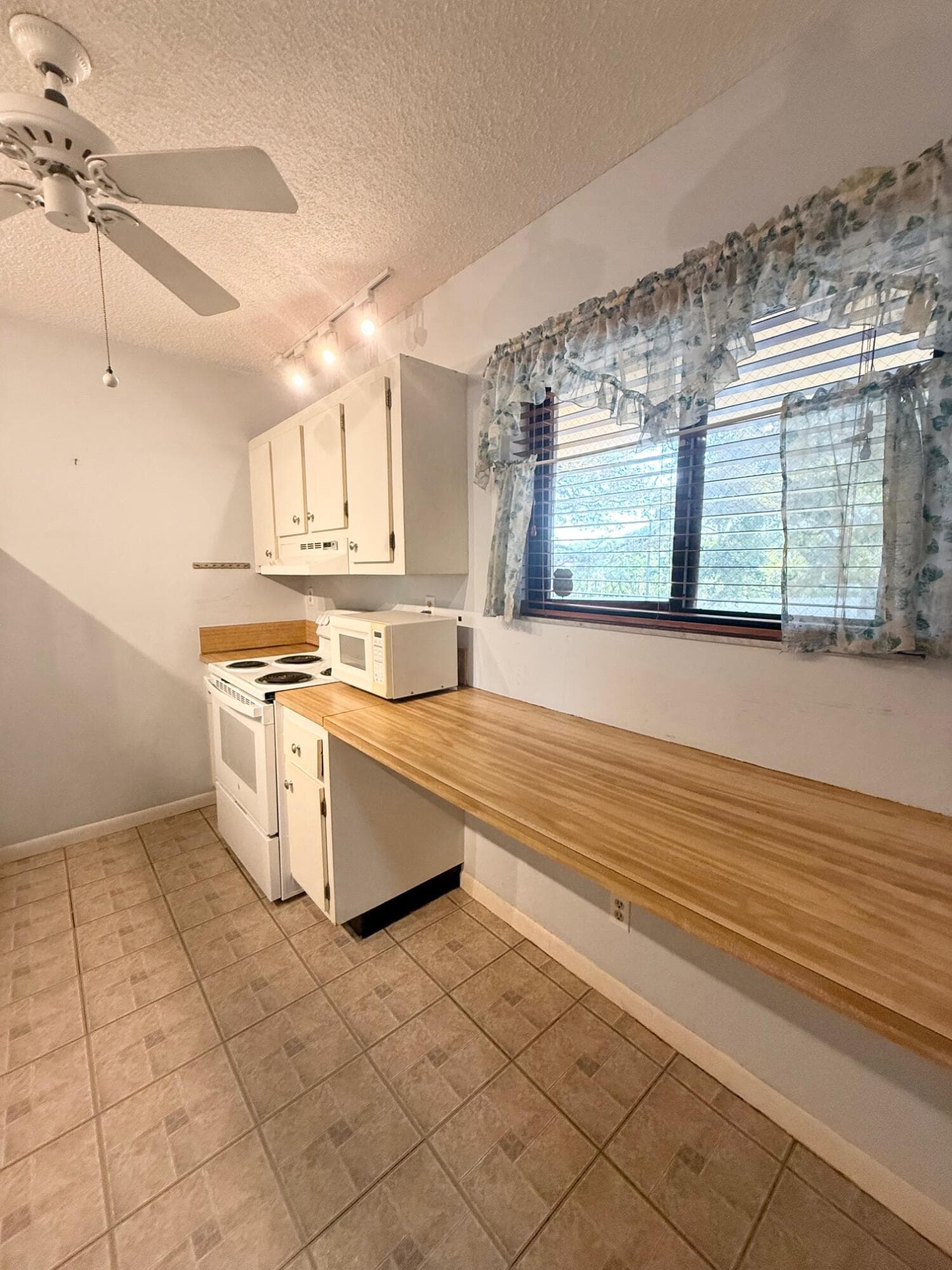 930 SW 9th Street Circle 205, Boca Raton, FL 33486 8