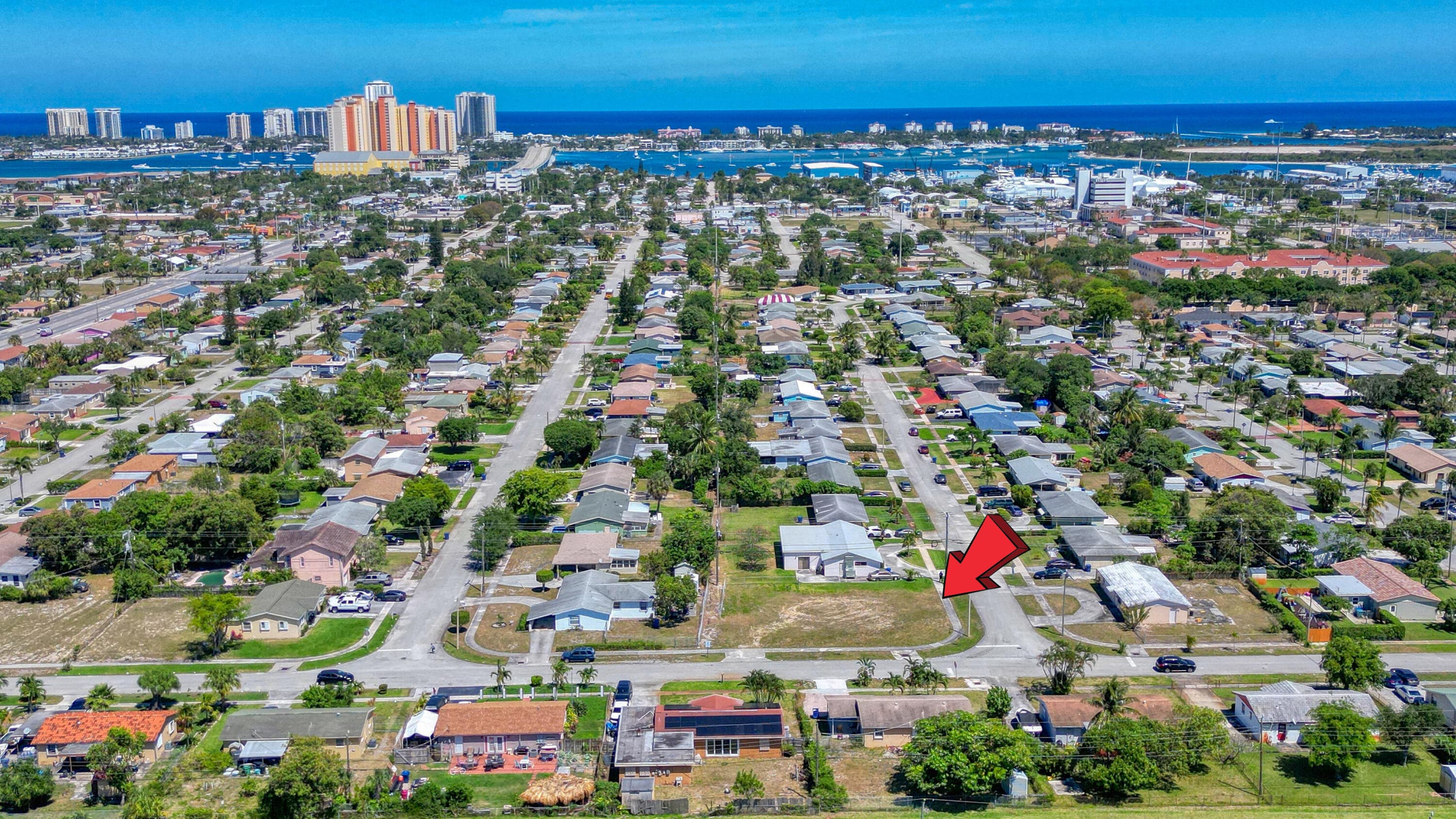 398 W 23rd Street, Riviera Beach, FL 33404 10