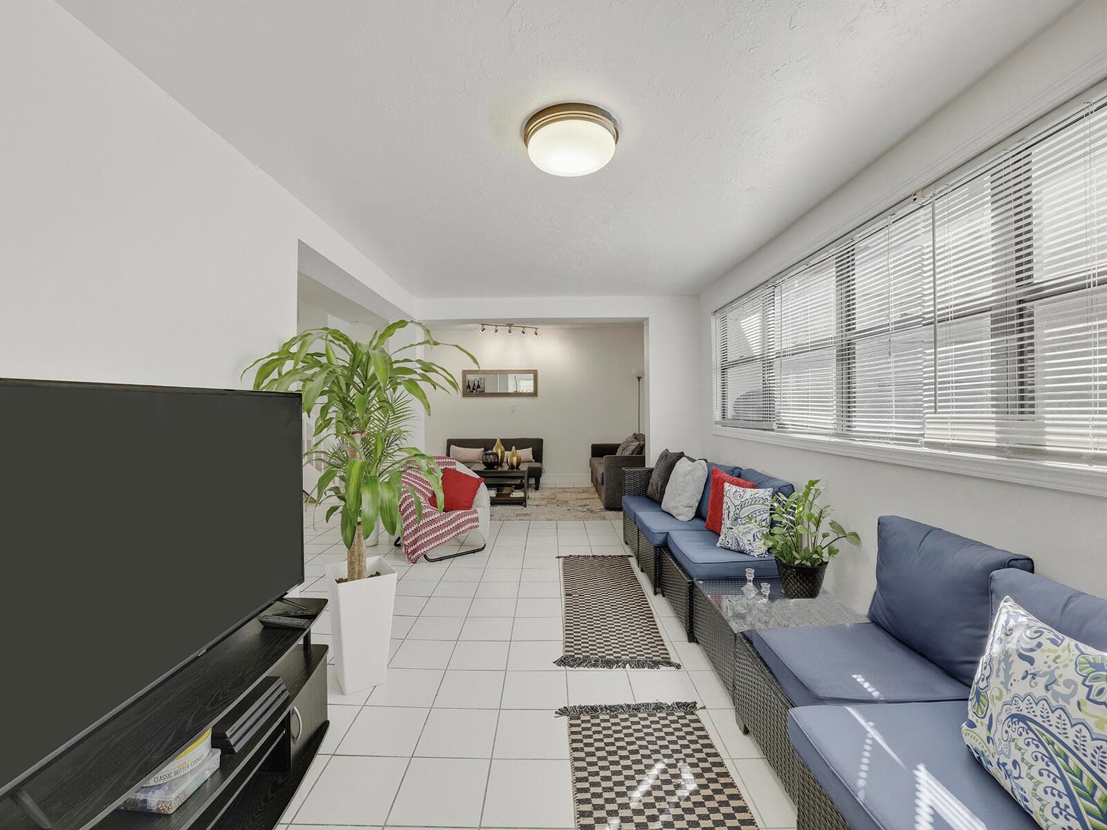 9702 NW 5th Lane 9702, Miami, FL 33172 4