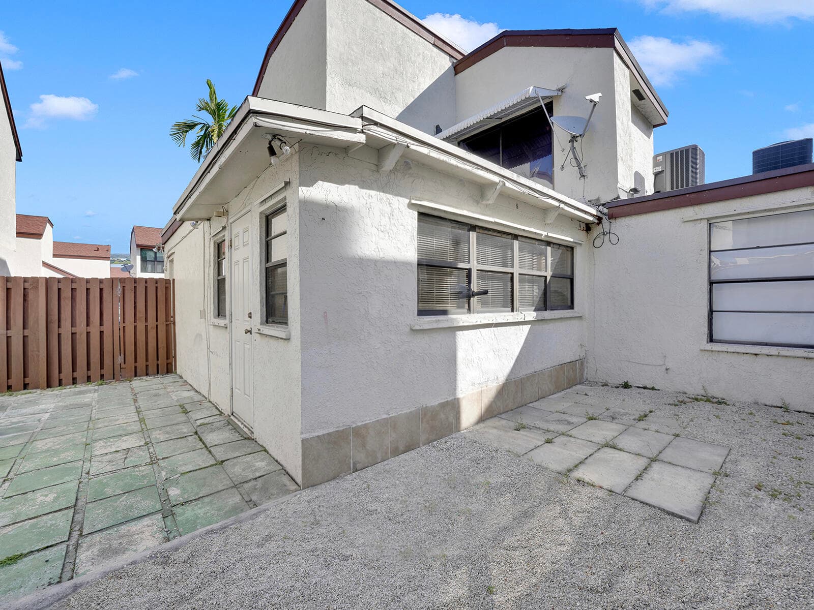 9702 NW 5th Lane 9702, Miami, FL 33172 17