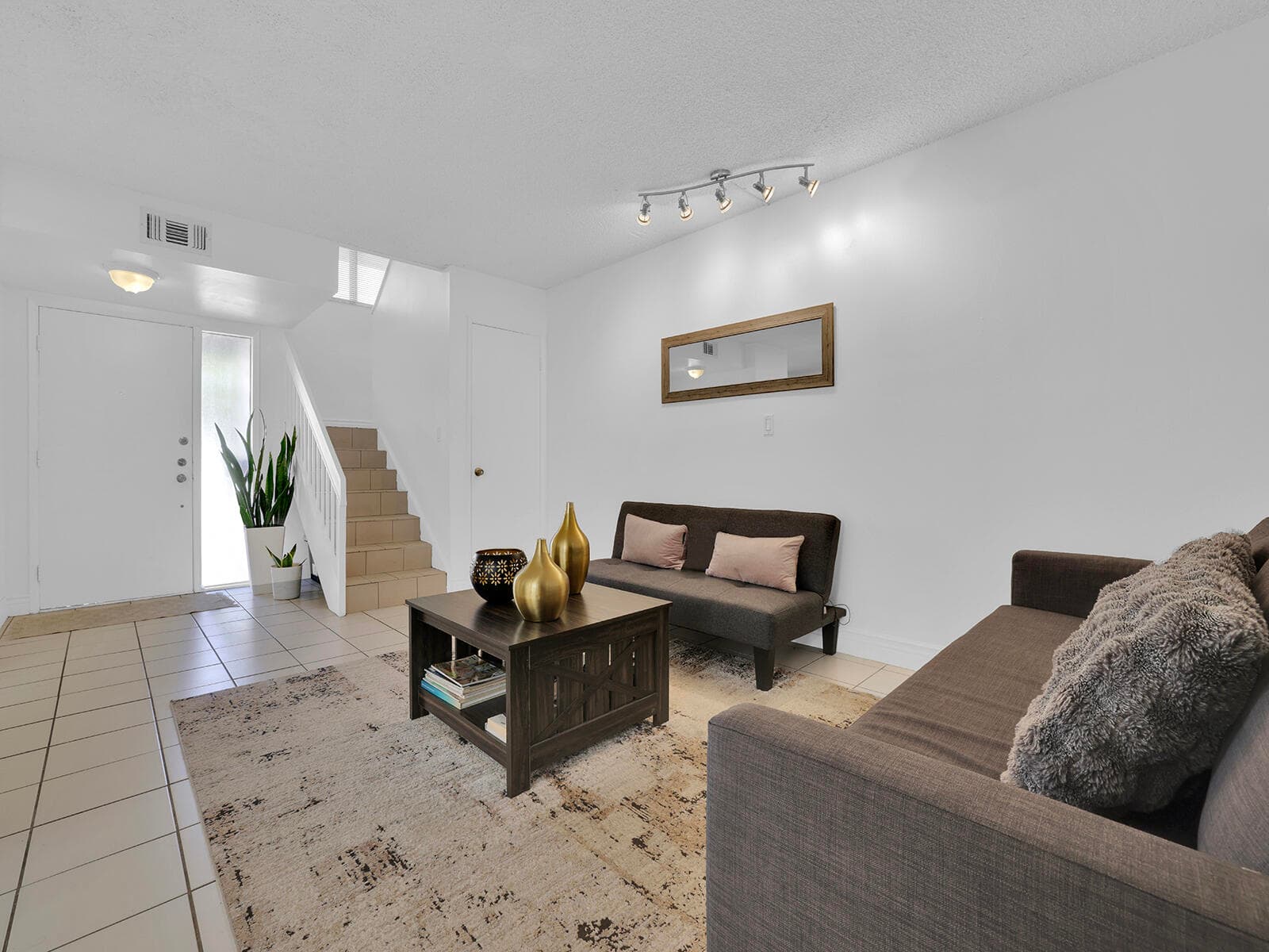 9702 NW 5th Lane 9702, Miami, FL 33172 3
