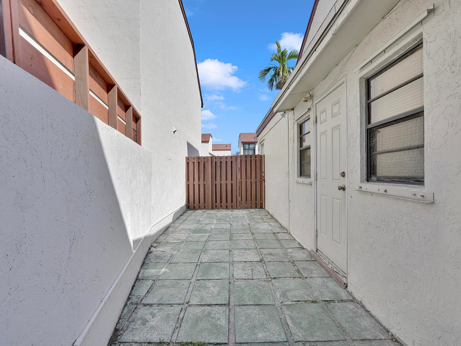 9702 NW 5th Lane 9702, Miami, FL 33172 19