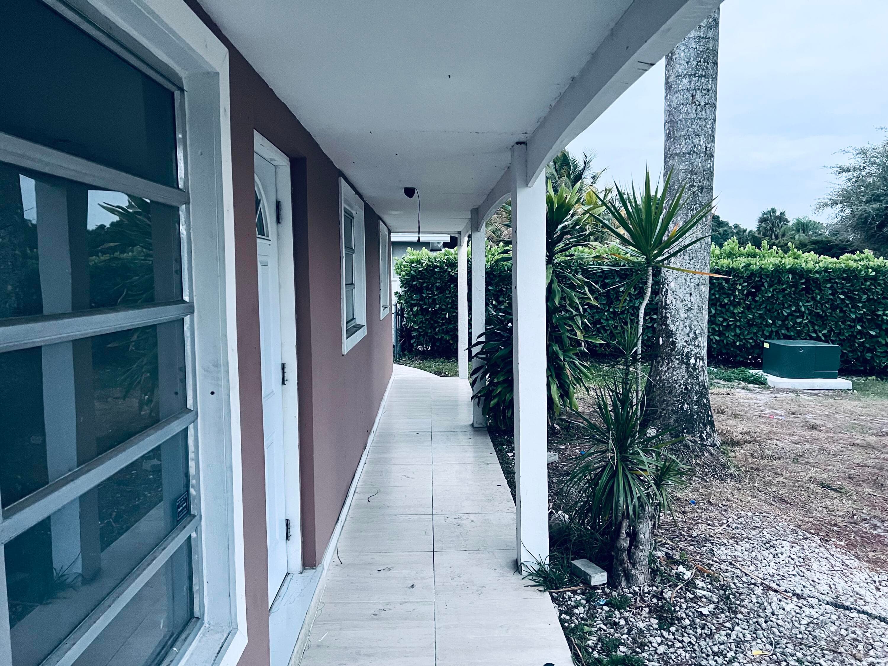 938 Sarazen Drive, West Palm Beach, FL 33413 13