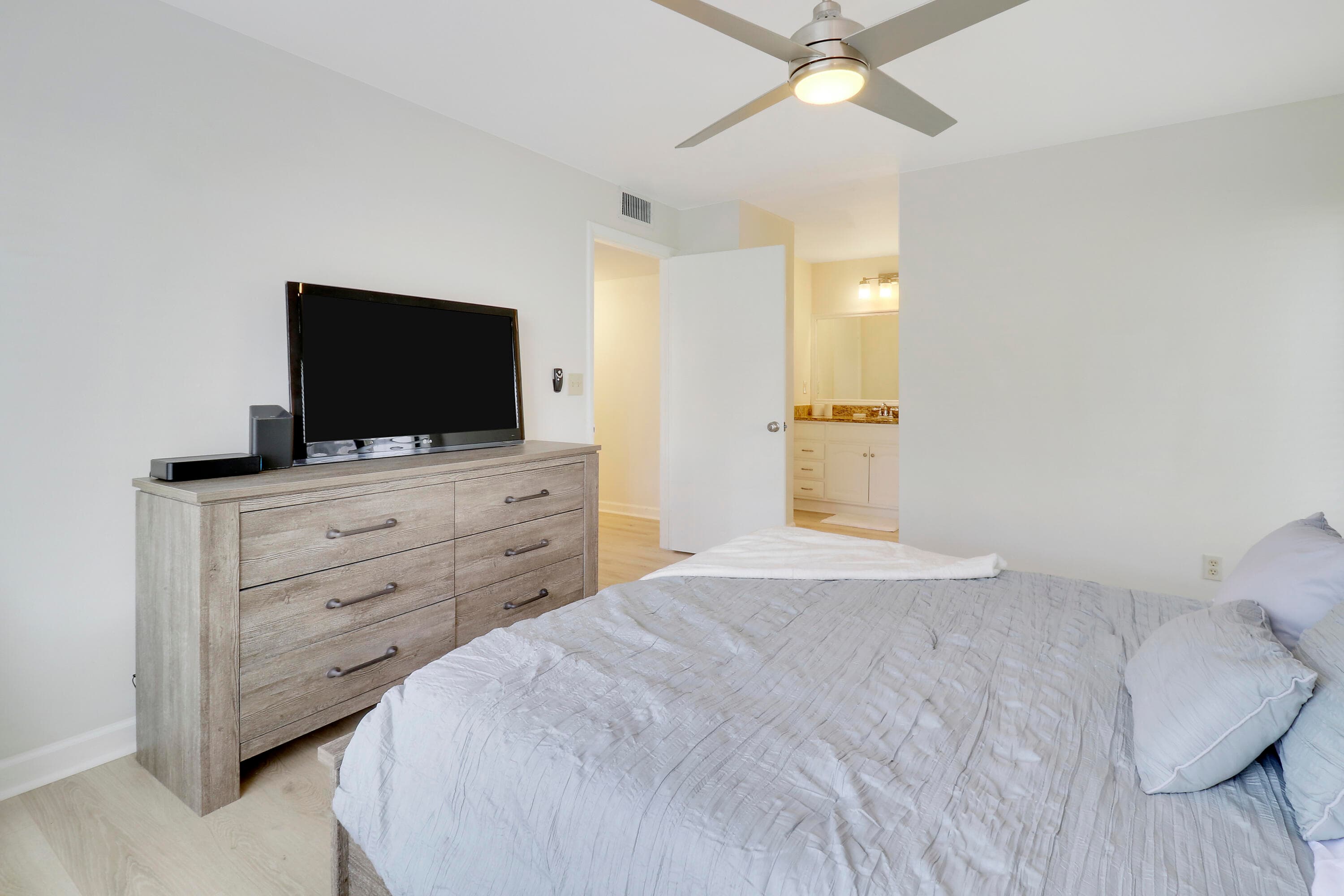 1107 Duncan Circle 102, Palm Beach Gardens, FL 33418 14