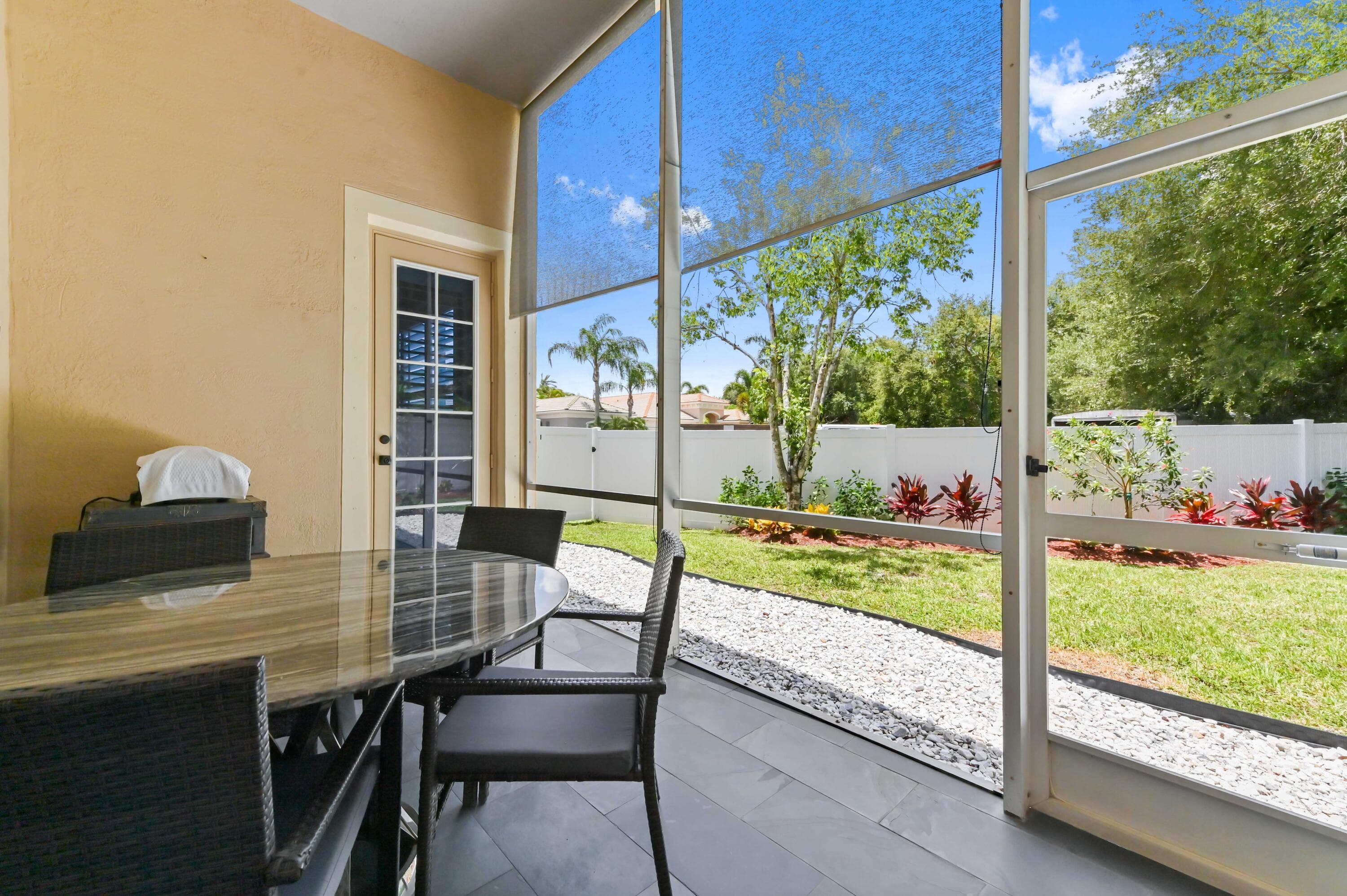 4453 N San Andros, West Palm Beach, FL 33411 26