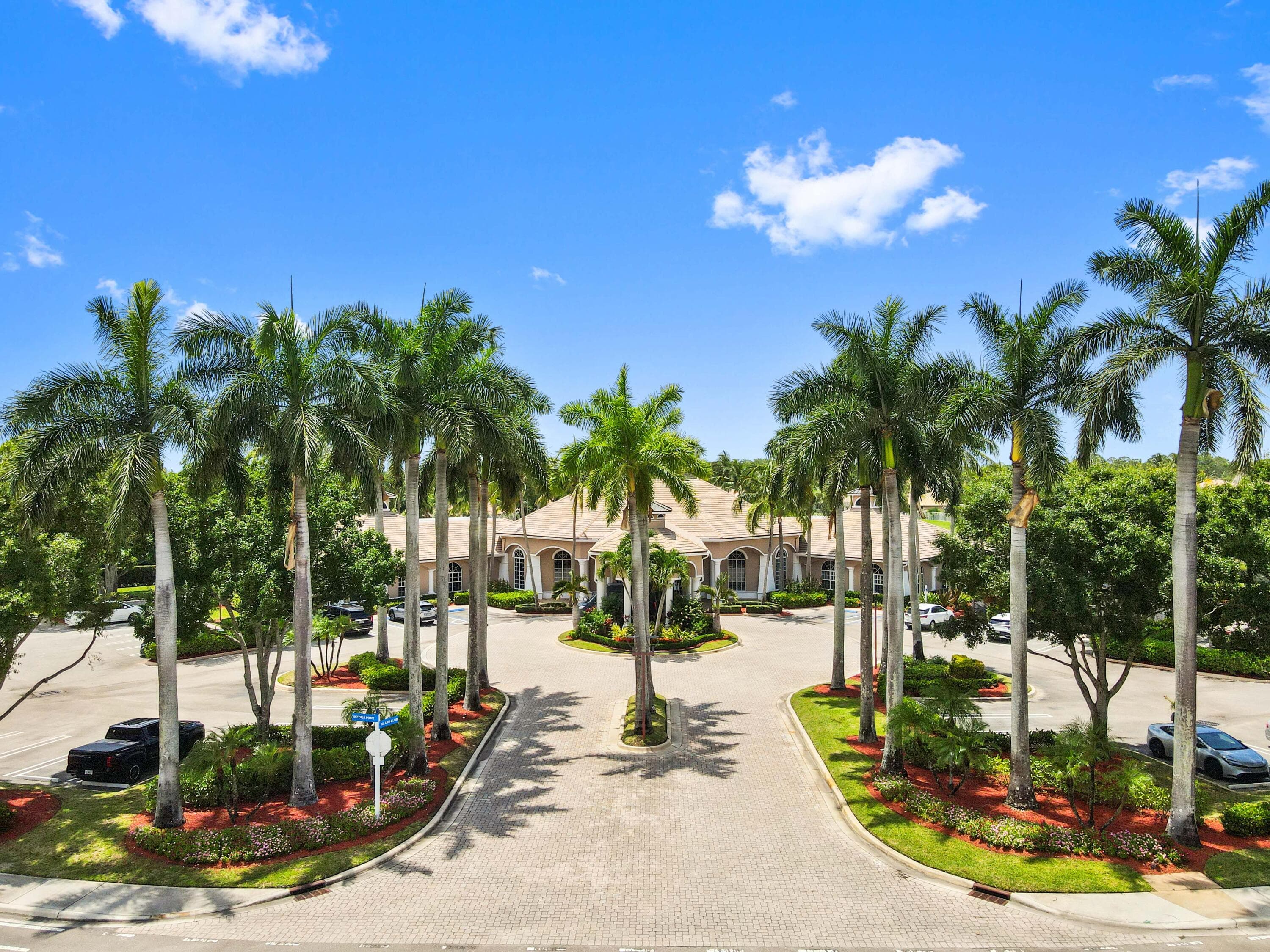 4453 N San Andros, West Palm Beach, FL 33411 30