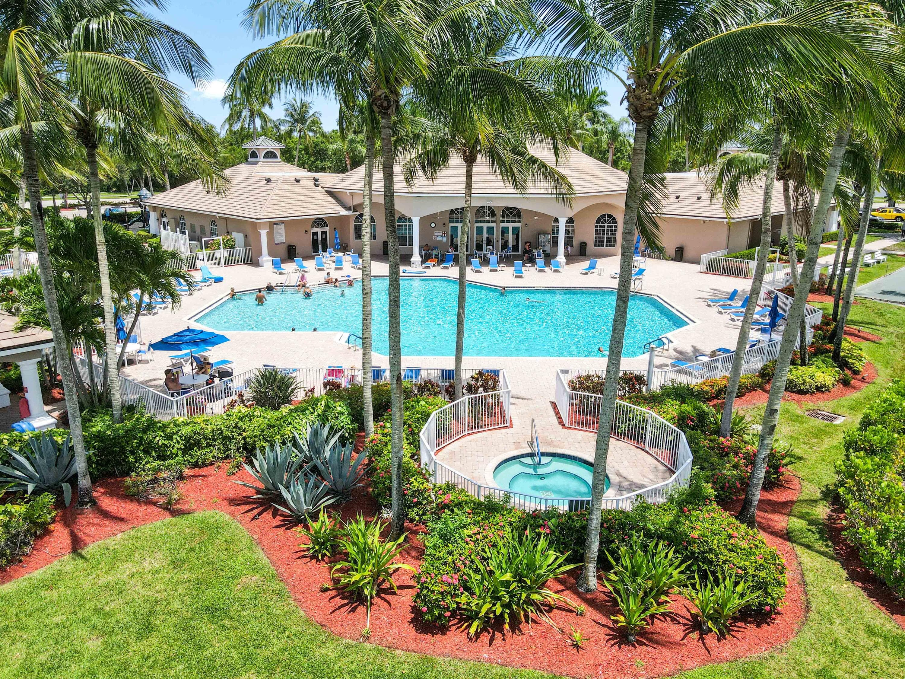 4453 N San Andros, West Palm Beach, FL 33411 39