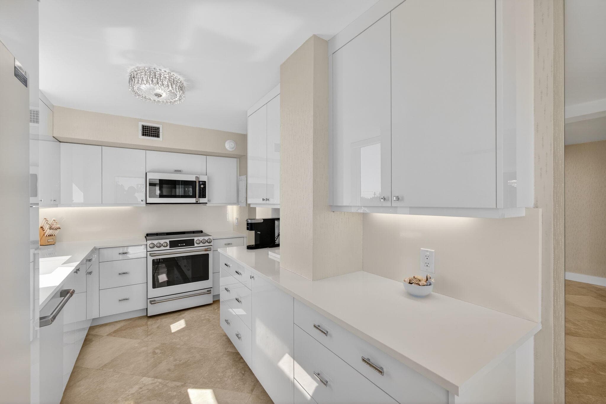 5380 N Ocean Drive 3b, Singer Island, FL 33404 5