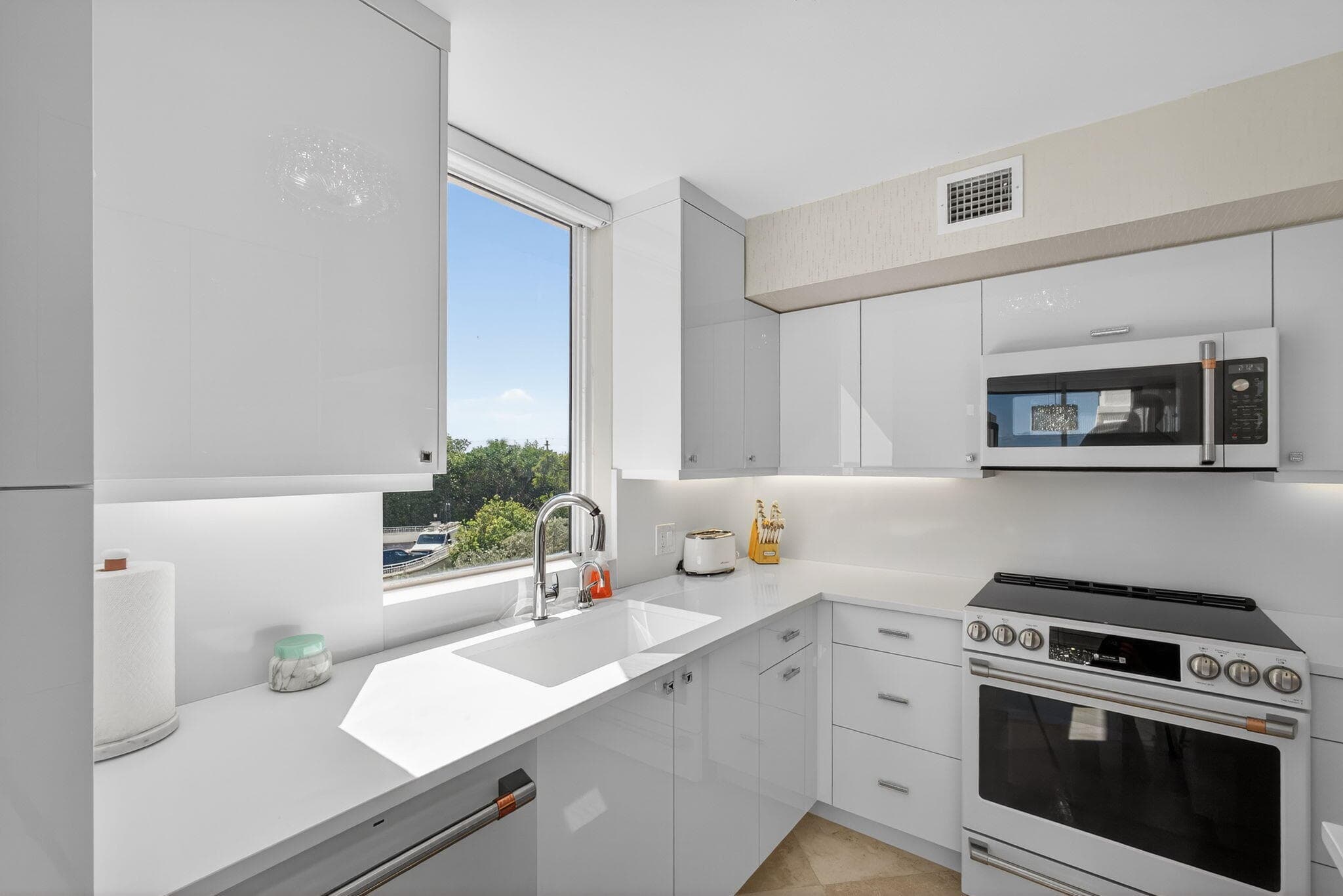 5380 N Ocean Drive 3b, Singer Island, FL 33404 8
