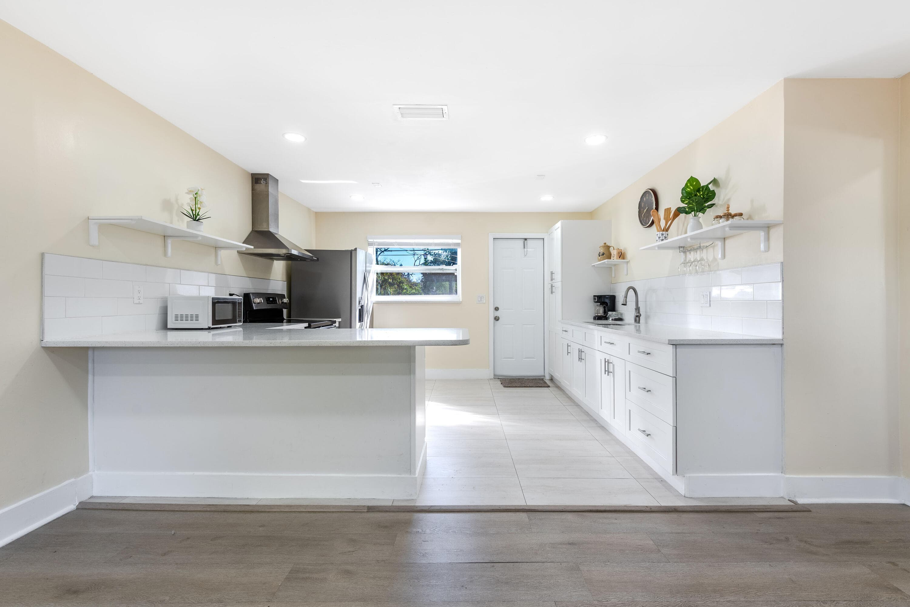 3914 Serubi Avenue, Palm Springs, FL 33461 8