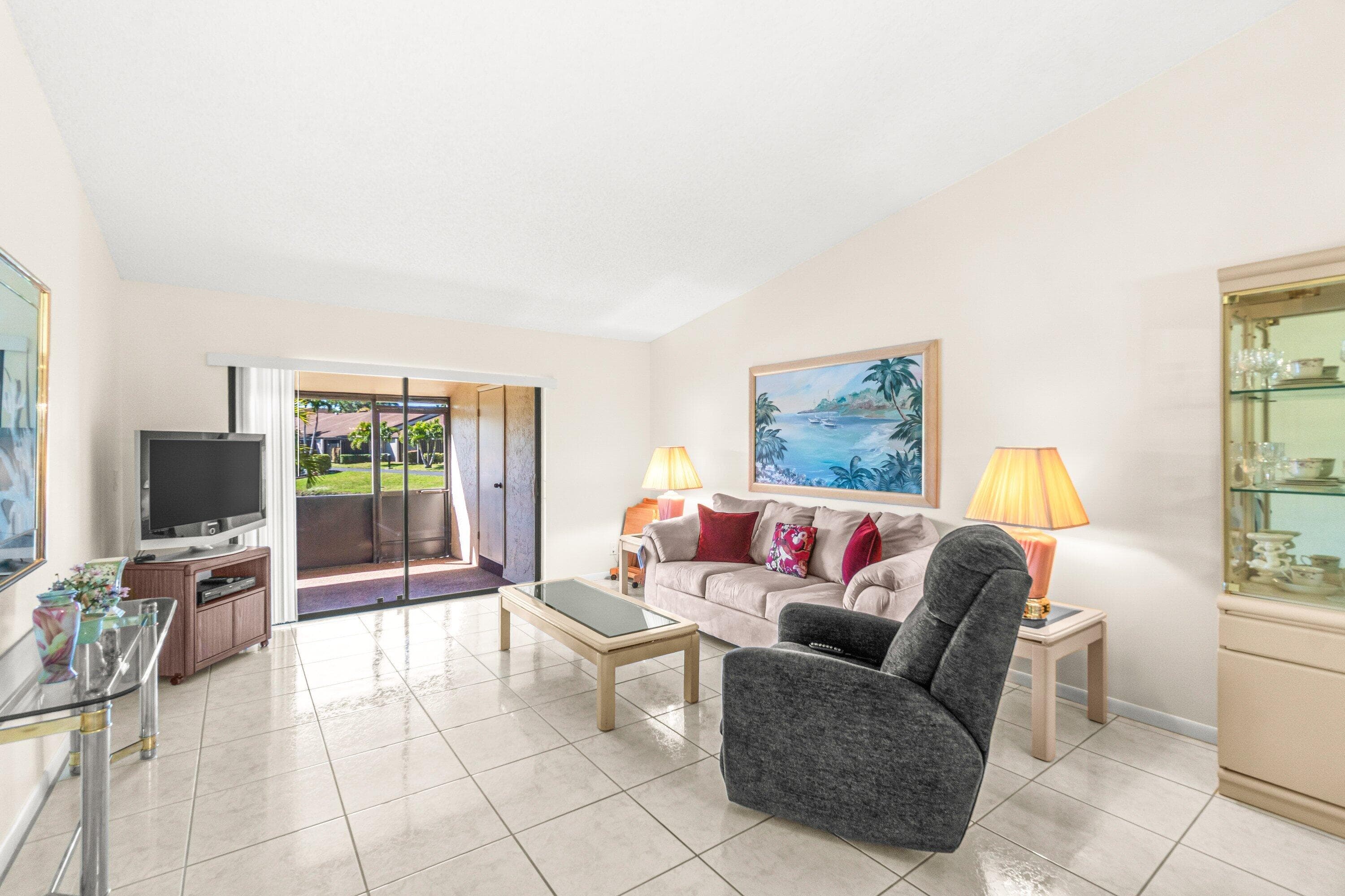 704 Sunny Pine Way C, Greenacres, FL 33415 16